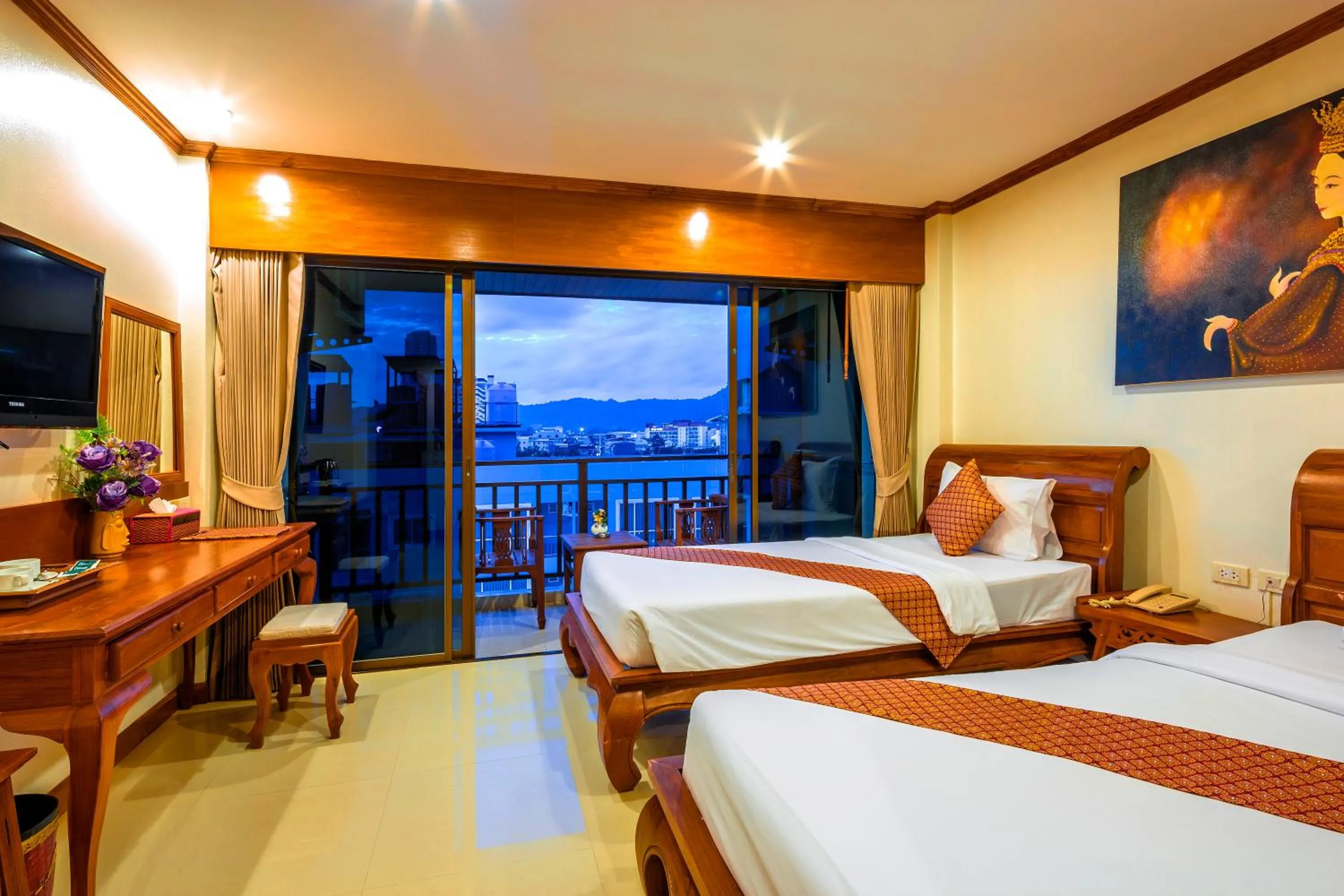 Deluxe Twin Room in Patong Heaven