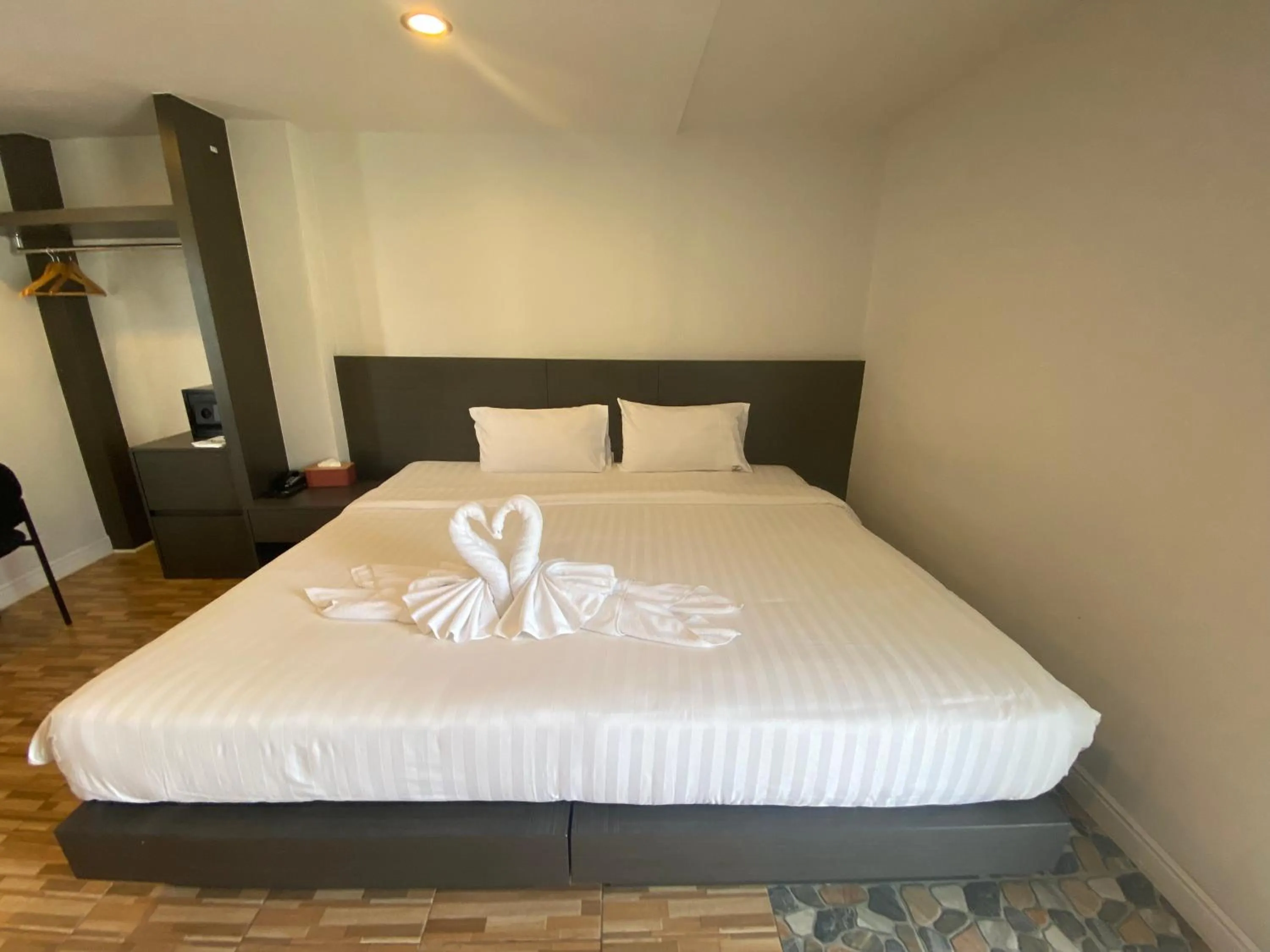 King Room with Pool View in 77 Patong Hotel & Spa