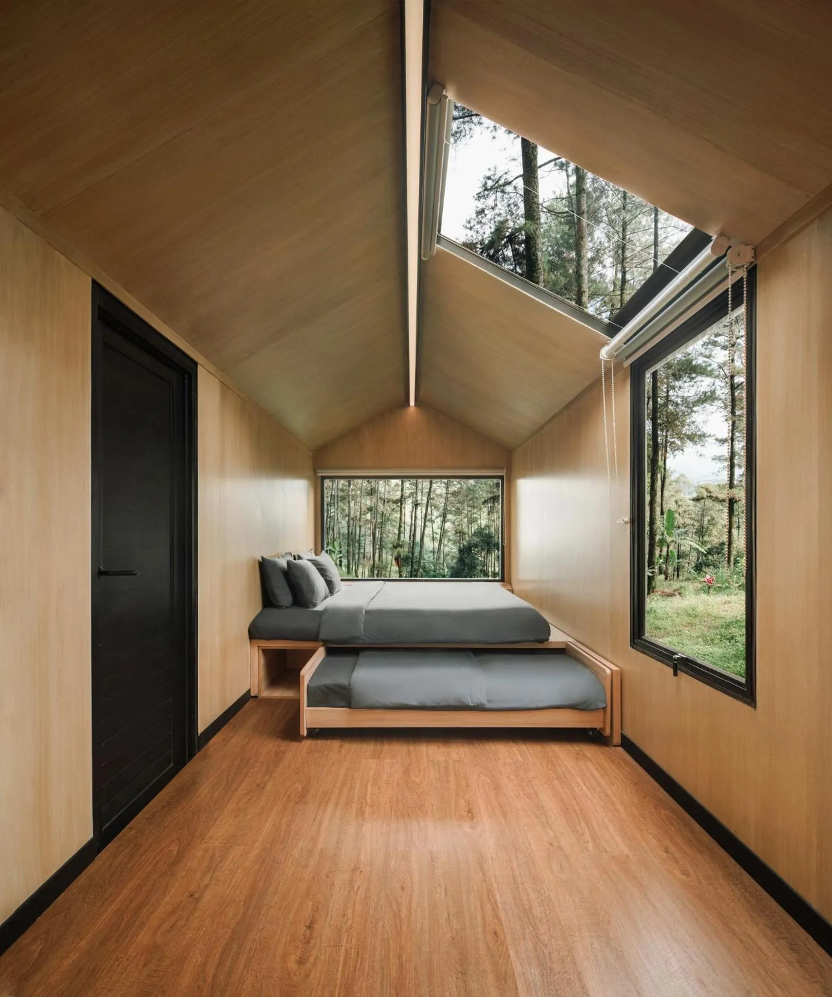 Executive Cabin in Bobocabin Pacet, Mojokerto