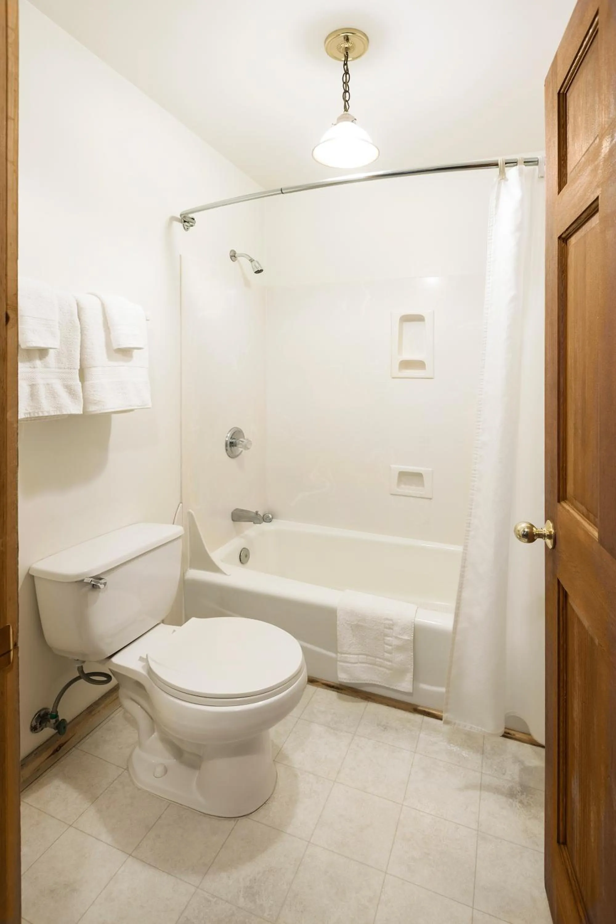 Queen Suite in Idyllwild Inn