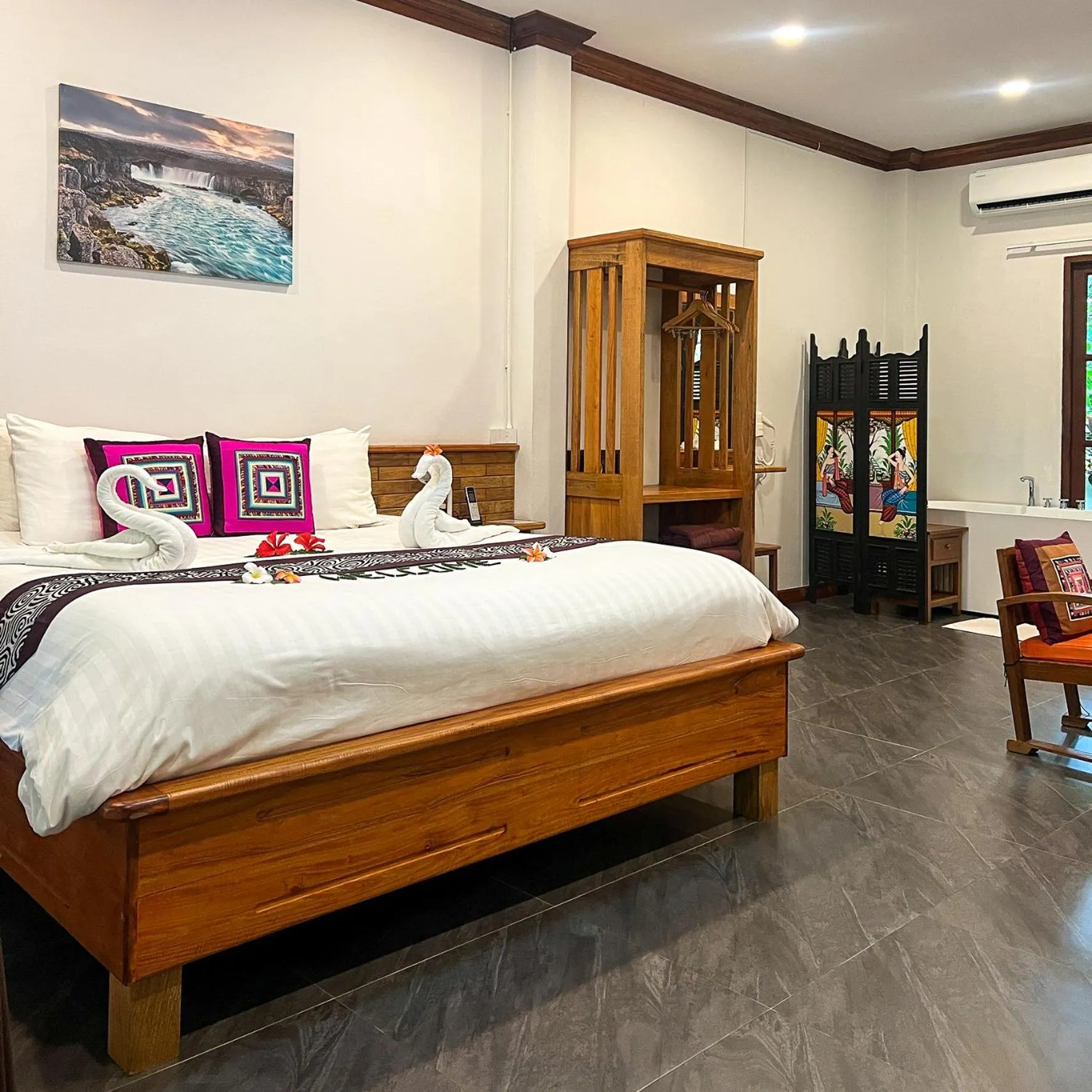 Deluxe Double Room in Cascade Tara