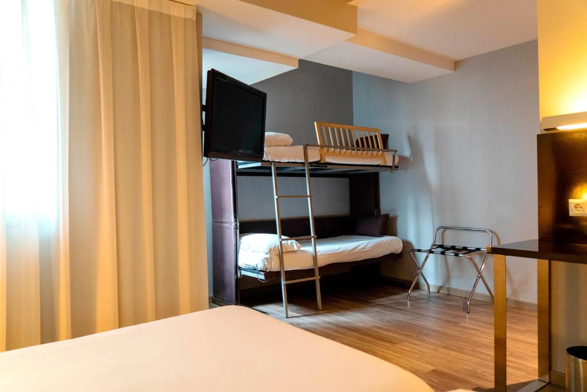 Family Room in Sercotel Córdoba Medina Azahara