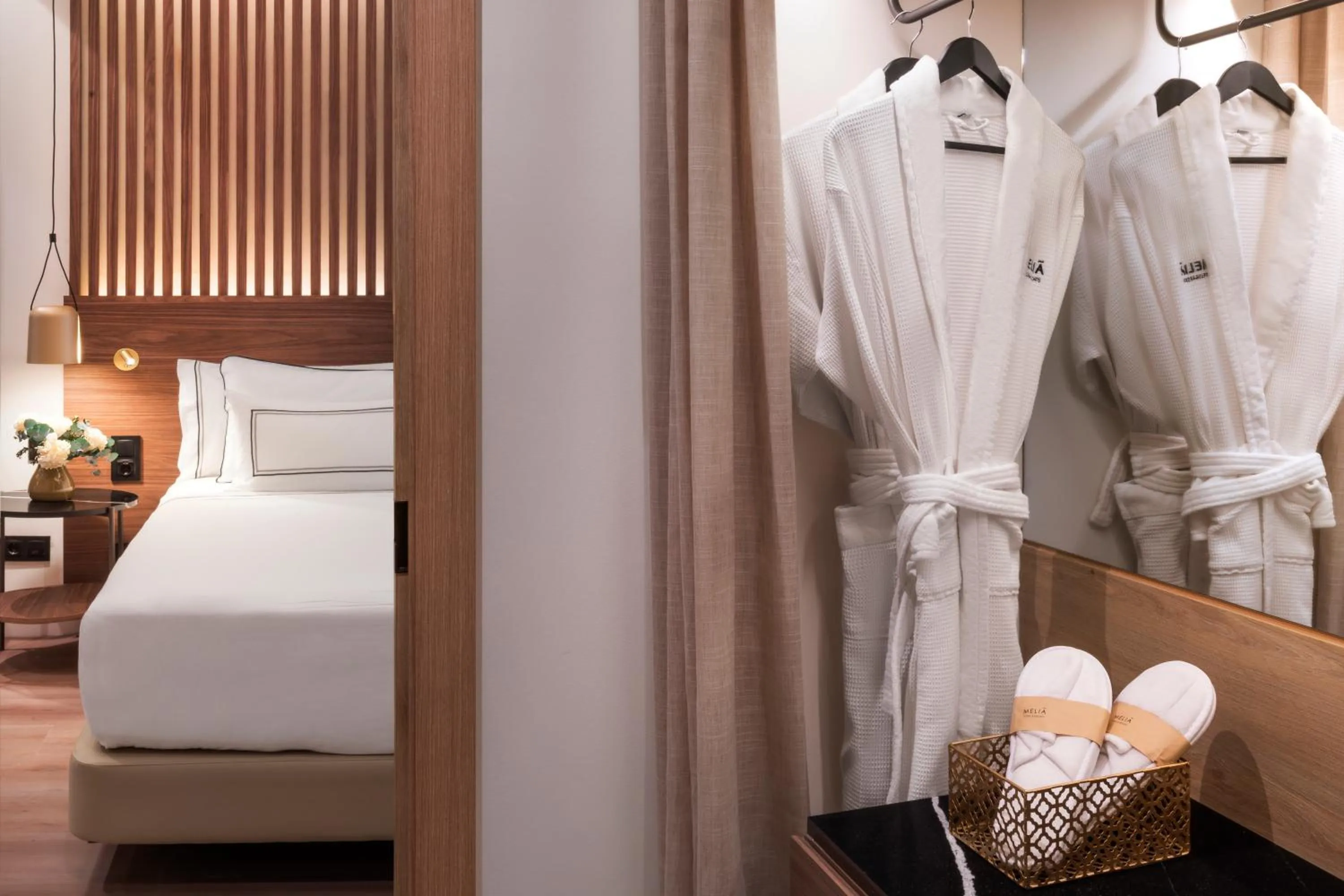 The Level Junior Suite Communicated in Meliá Granada