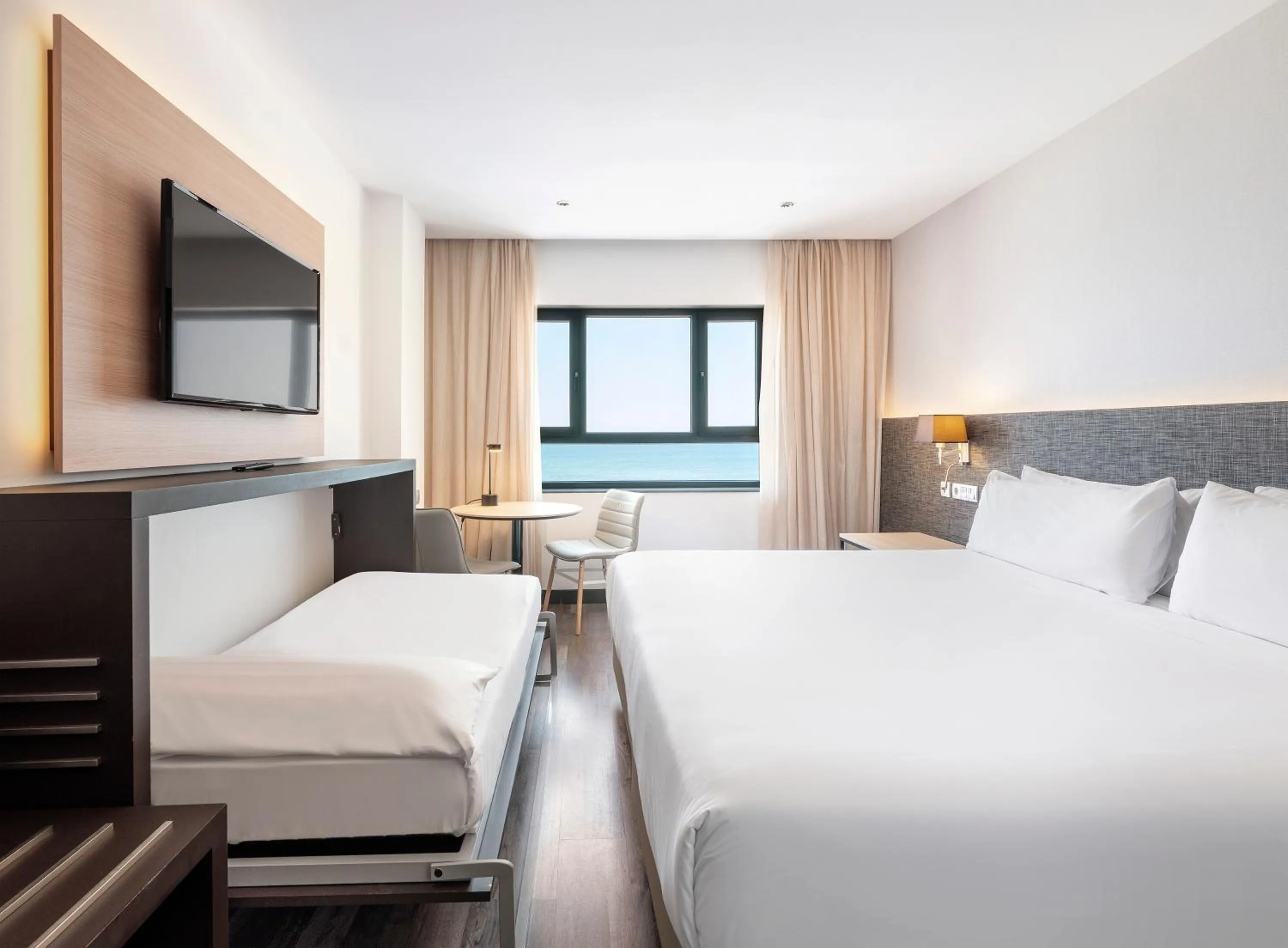 Triple Room Sea View in Hotel Cádiz Paseo del Mar, Affiliated by Meliá