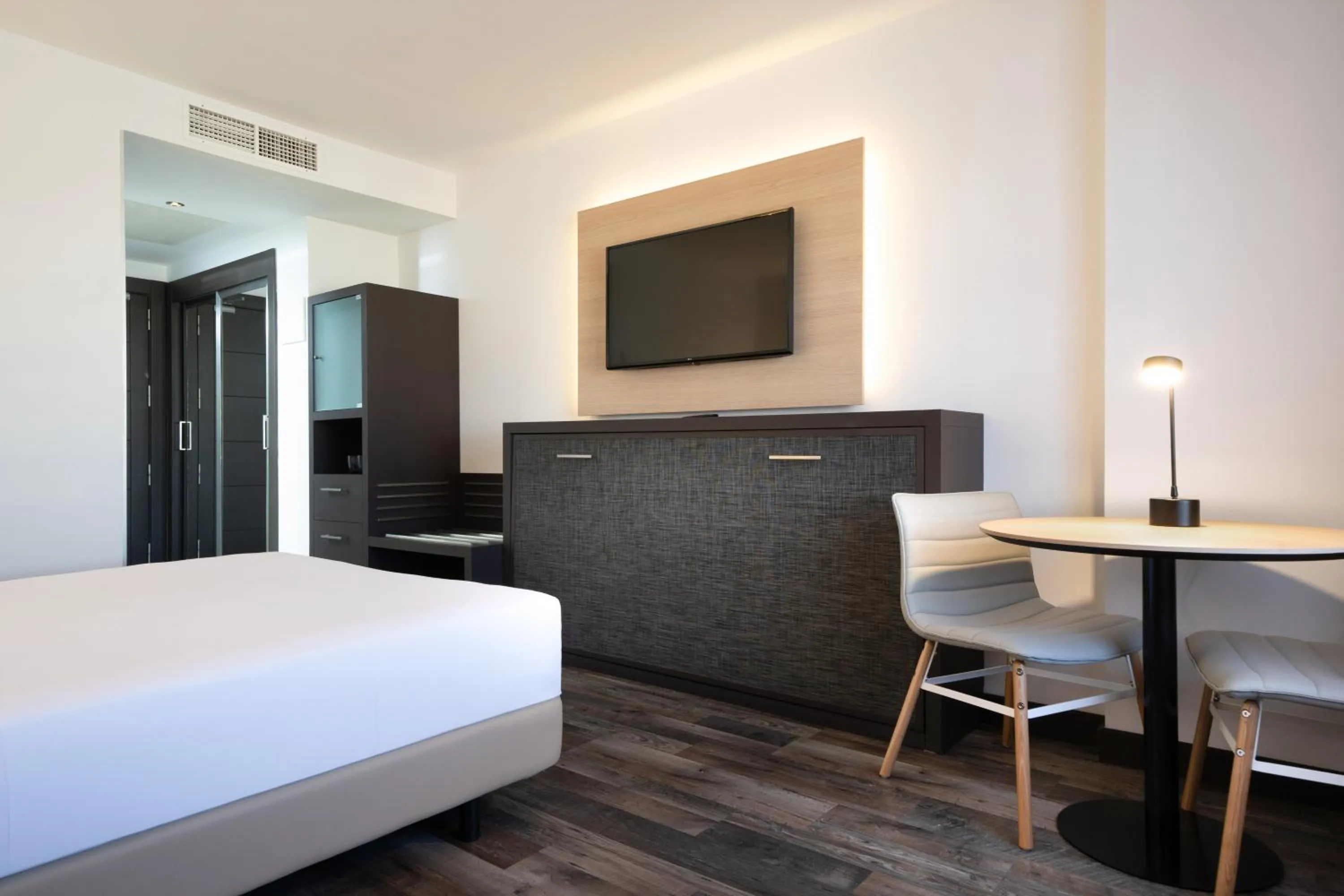 Triple Room in Hotel Cádiz Paseo del Mar, Affiliated by Meliá