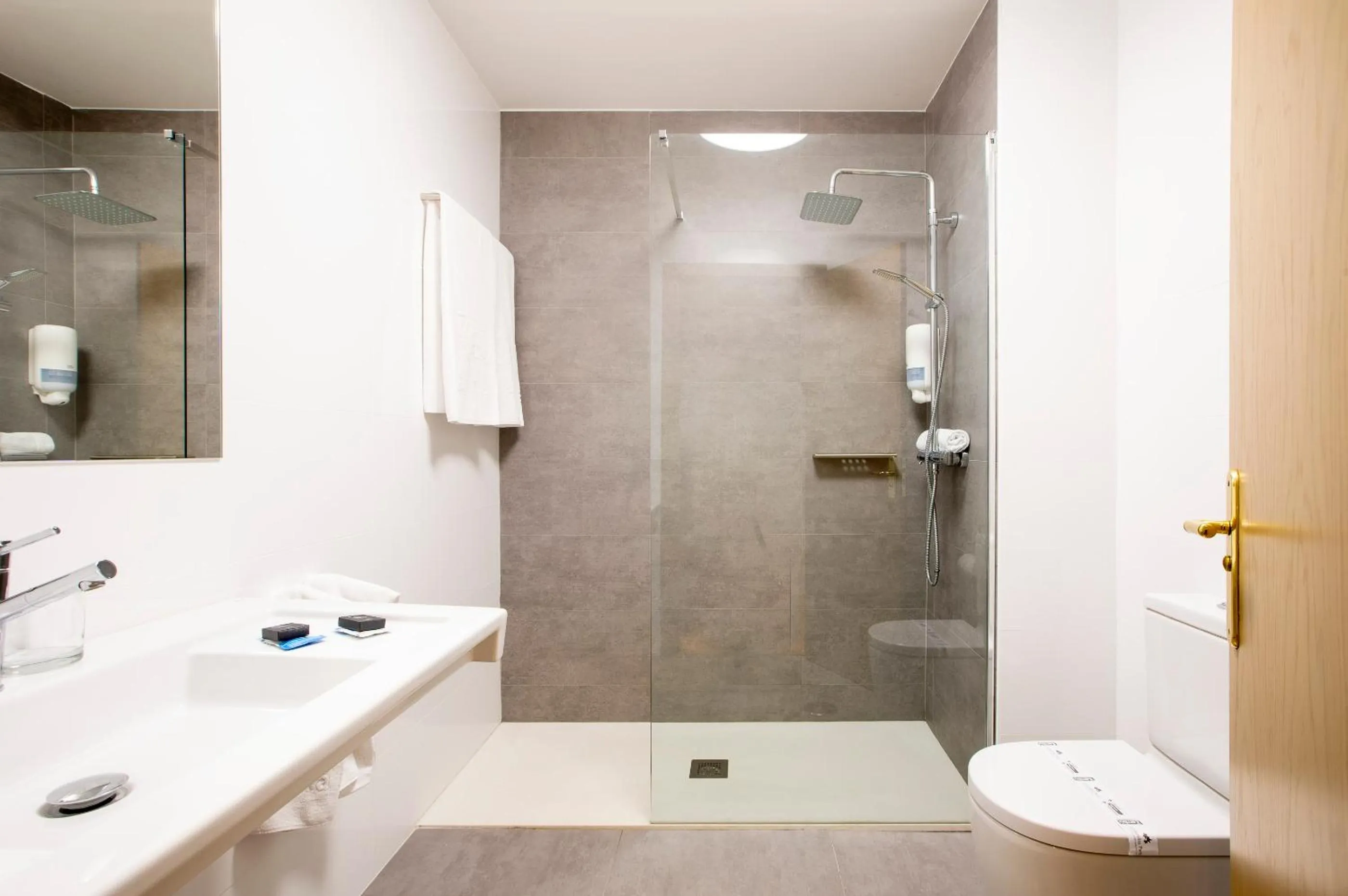 King Room in Hotel Urdanibia Park