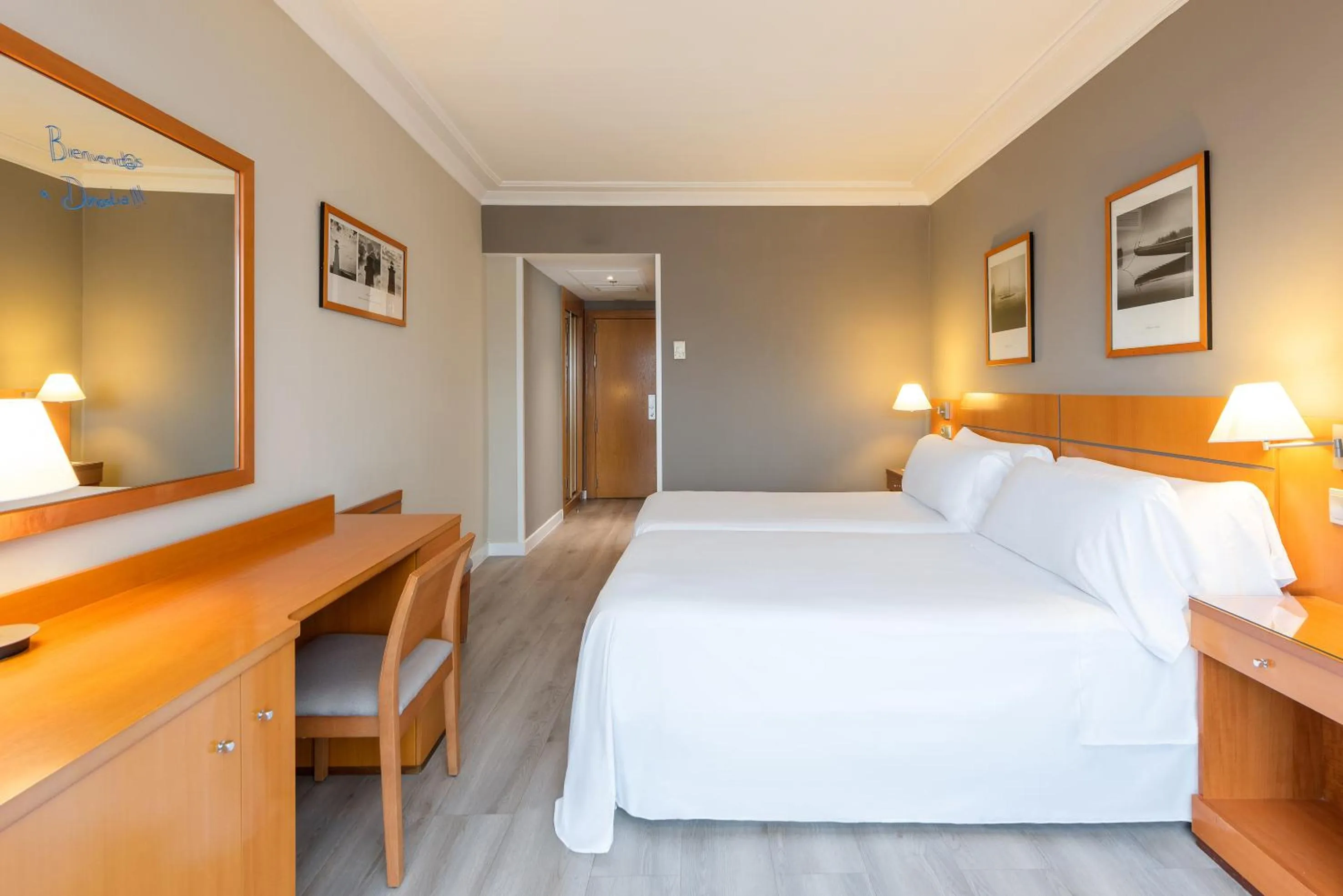 Standard Twin Room in Hotel San Sebastián Orly, Affiliated by Meliá