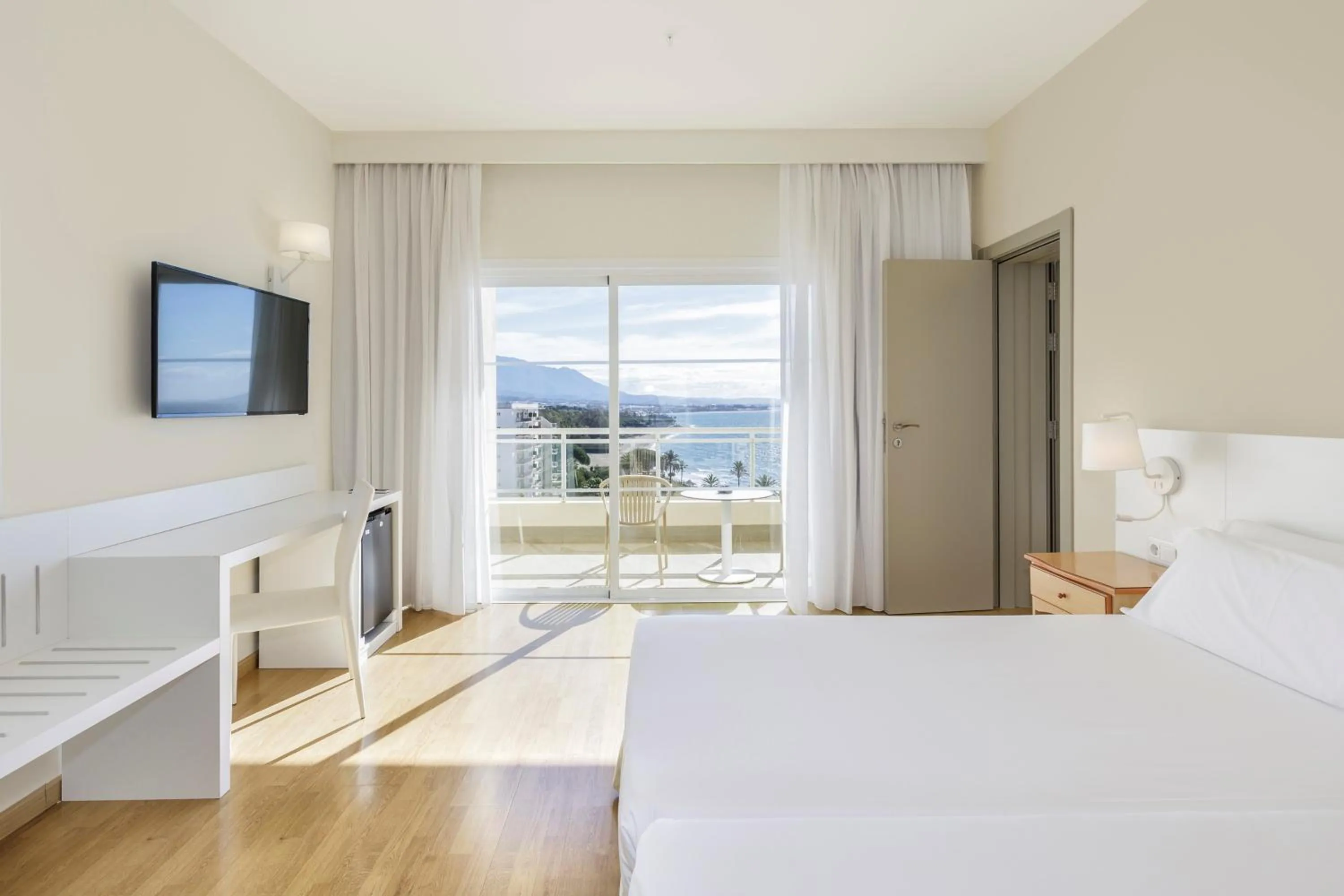 Sol Communicated Rooms Sea View in Sol Marbella Estepona Atalaya Park