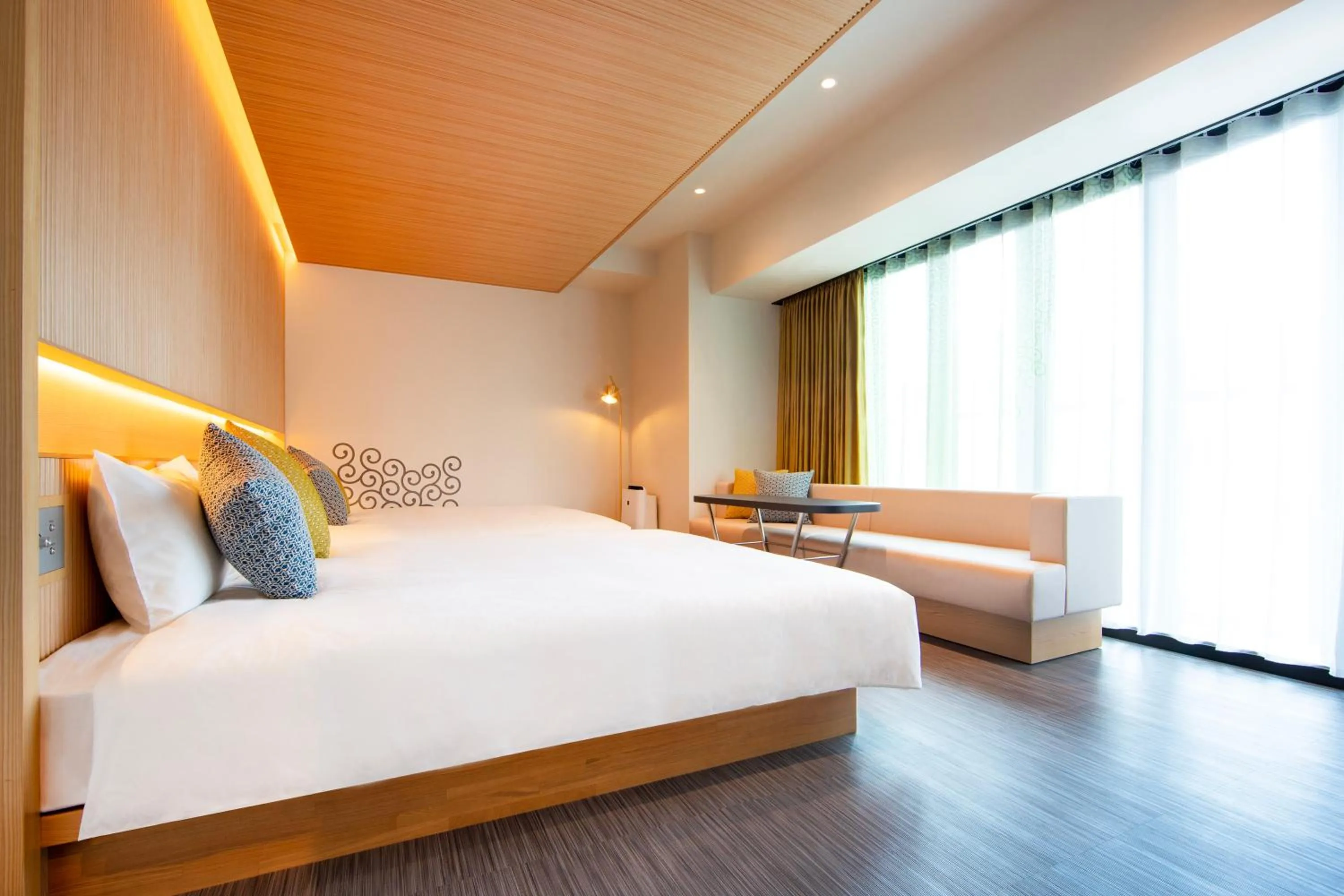 Executive Wide Twin Room in karaksa hotel colors Tokyo Yaesu