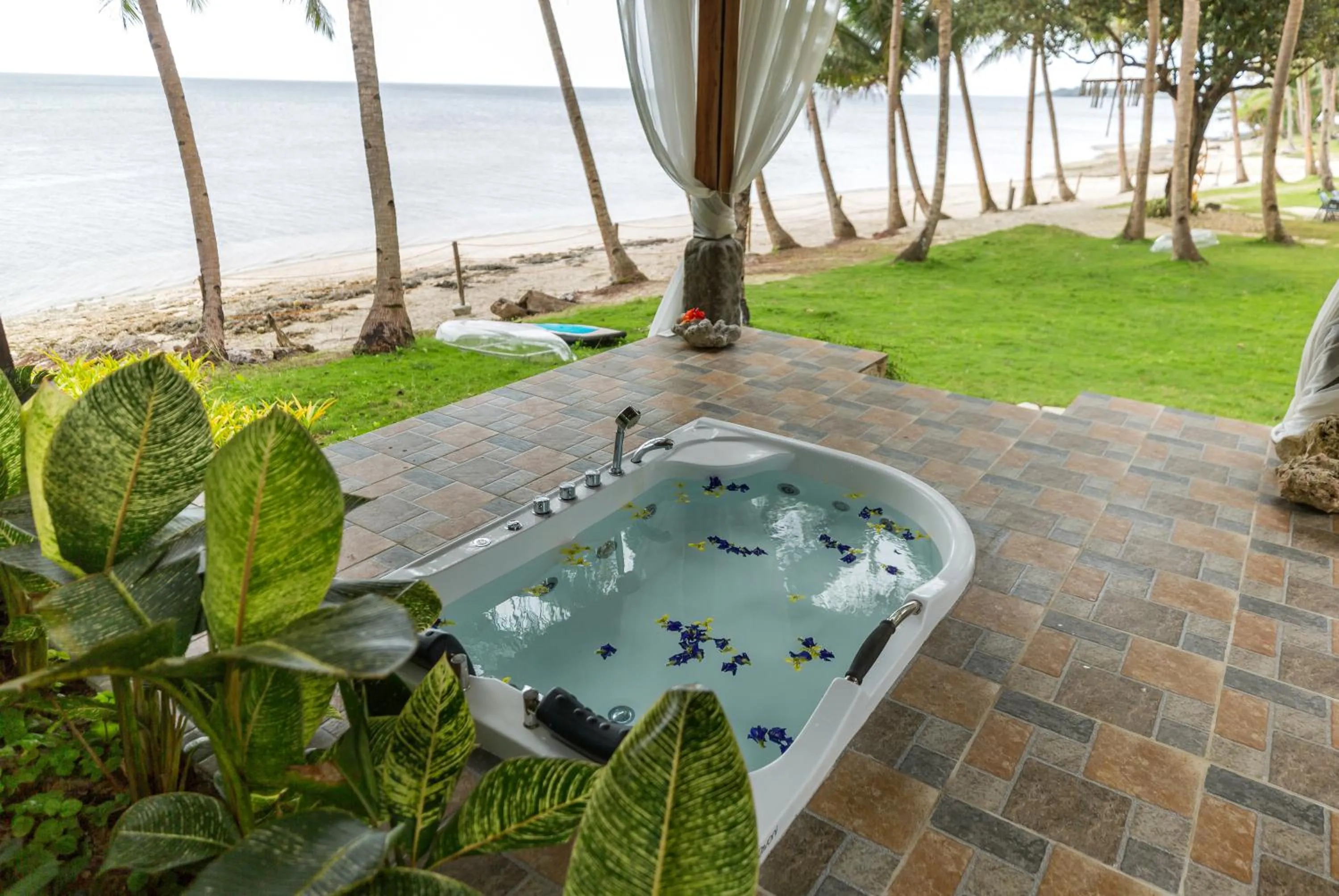 Deluxe Suite with Spa Bath in Antique Amor Bungalows & Villas