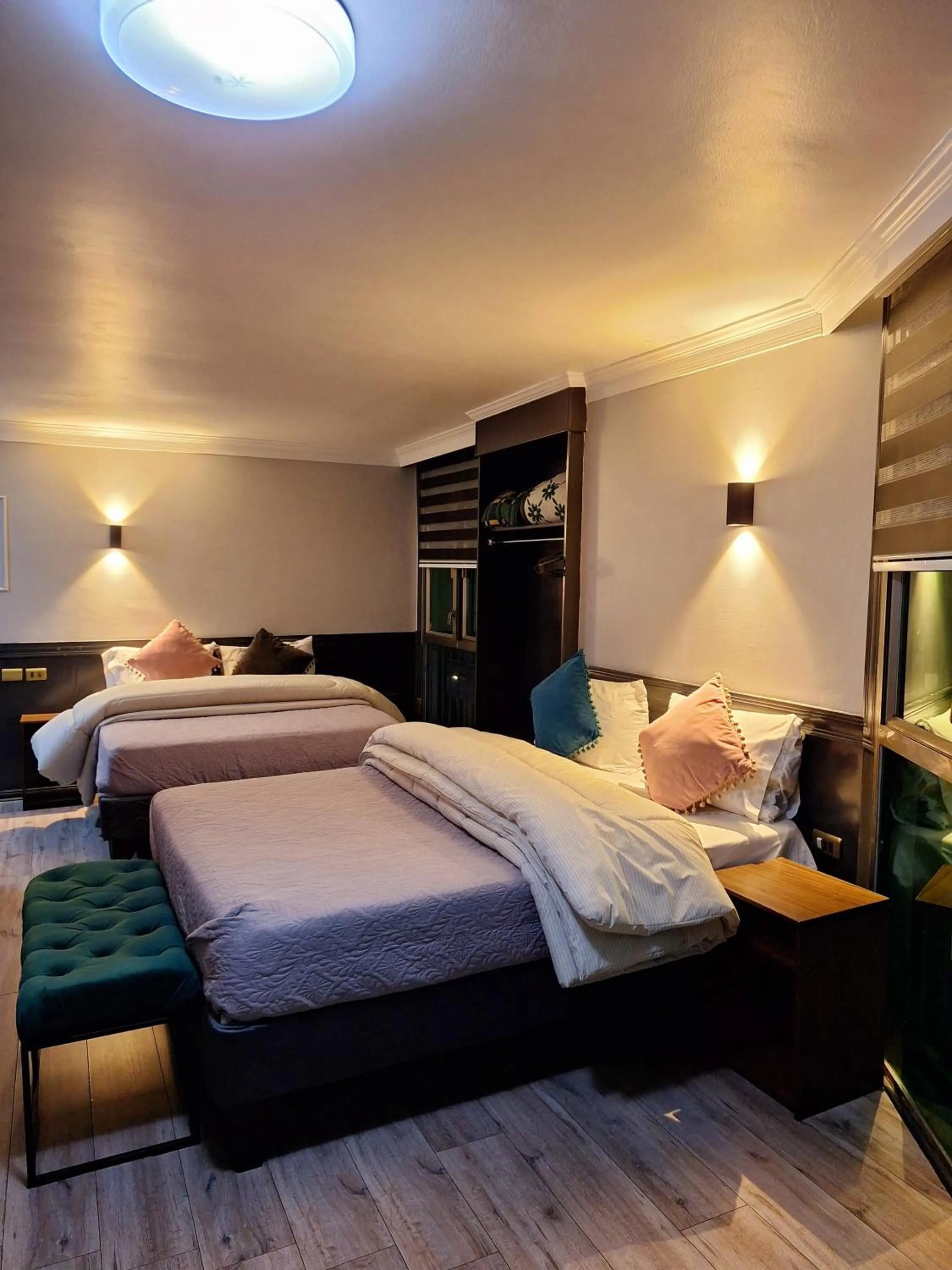 Deluxe Queen Suite in Hotel Asturias