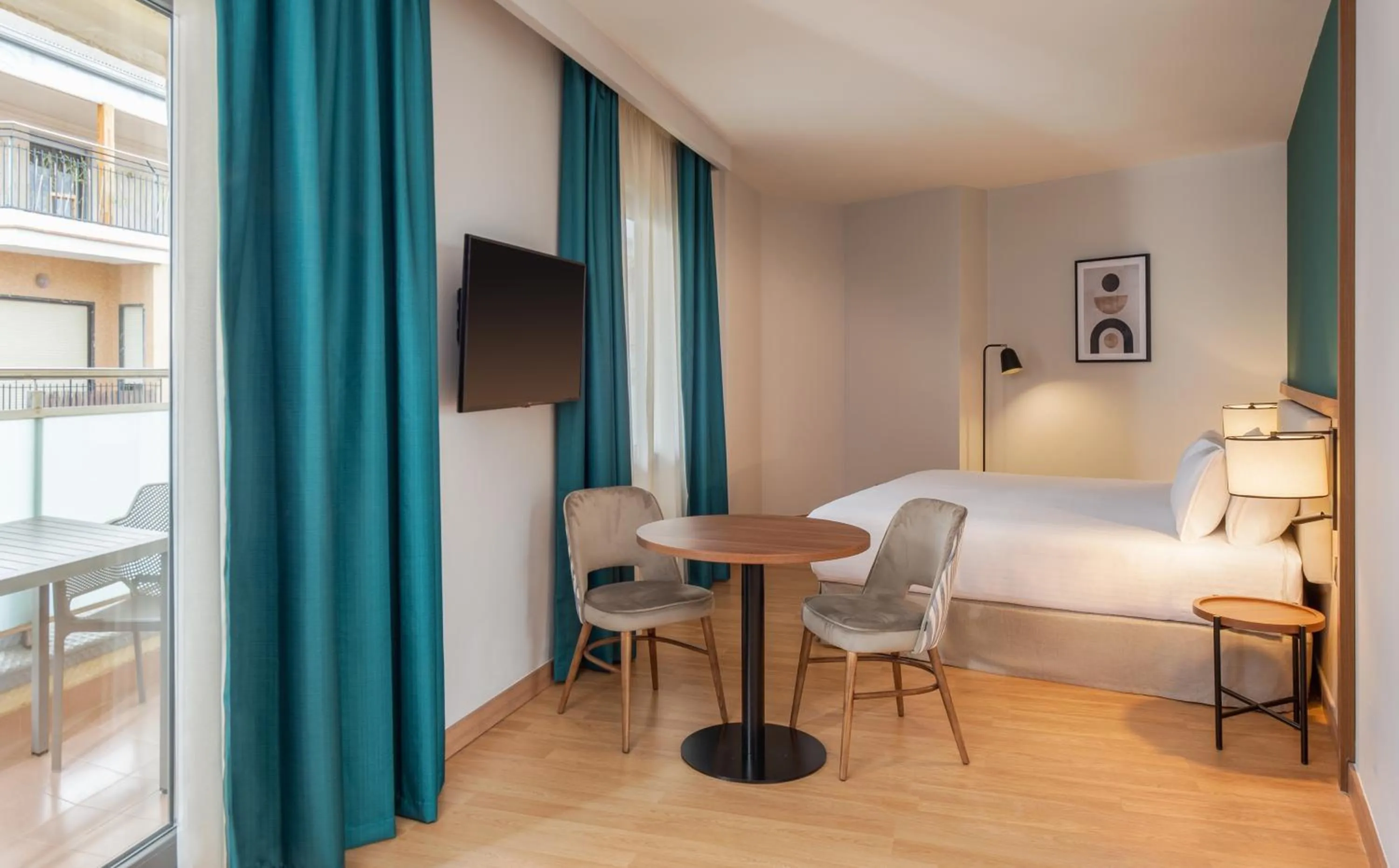 Superior Queen Room in Hotel Elche Centro , affiliated by Melia