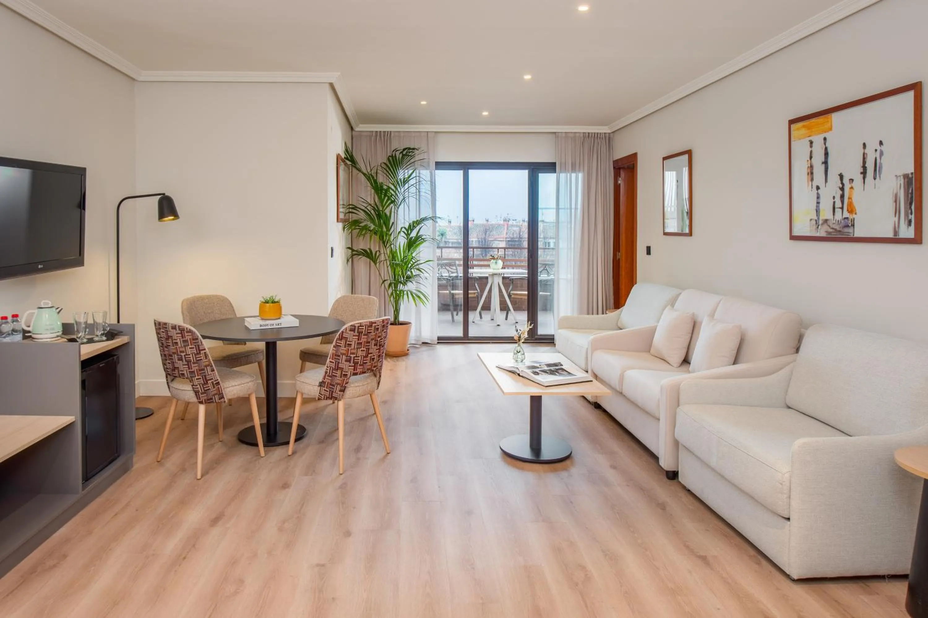 Suite with Terrace in Hotel Madrid Alameda Aeropuerto, Affiliated by Meliá