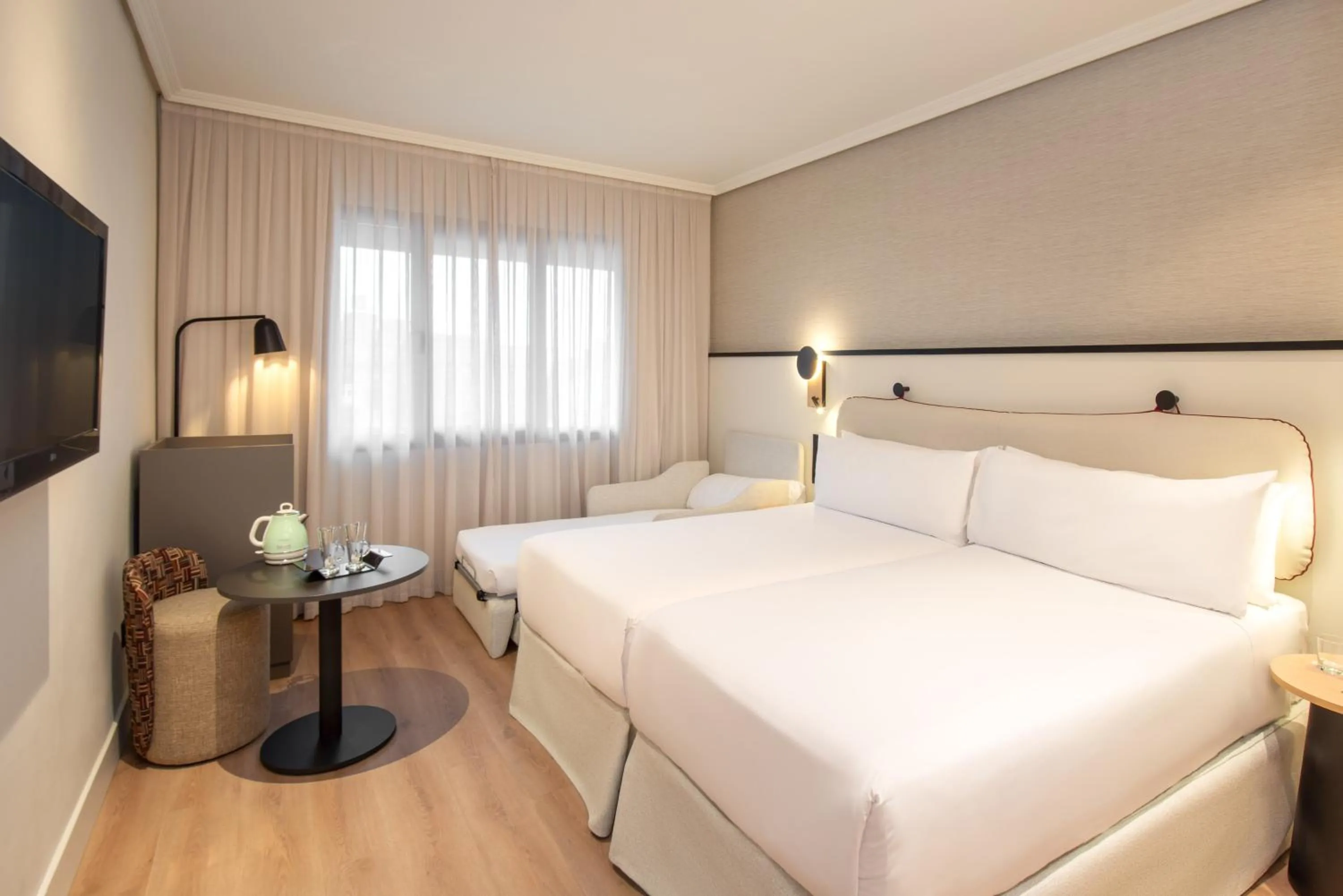 Triple Room in Hotel Madrid Alameda Aeropuerto, Affiliated by Meliá