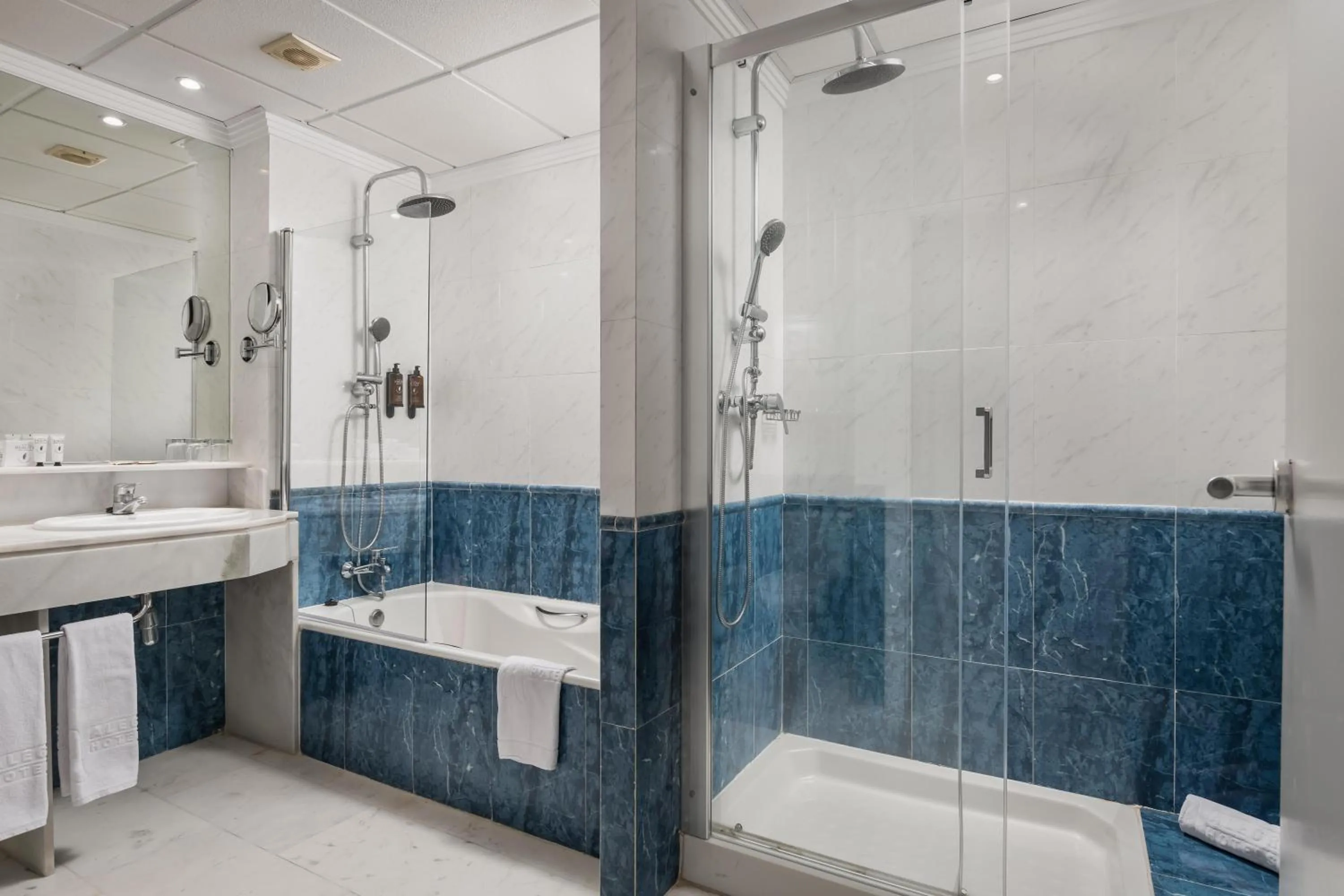 One-Bedroom Suite in ALEGRIA Costa Ballena Aquafun