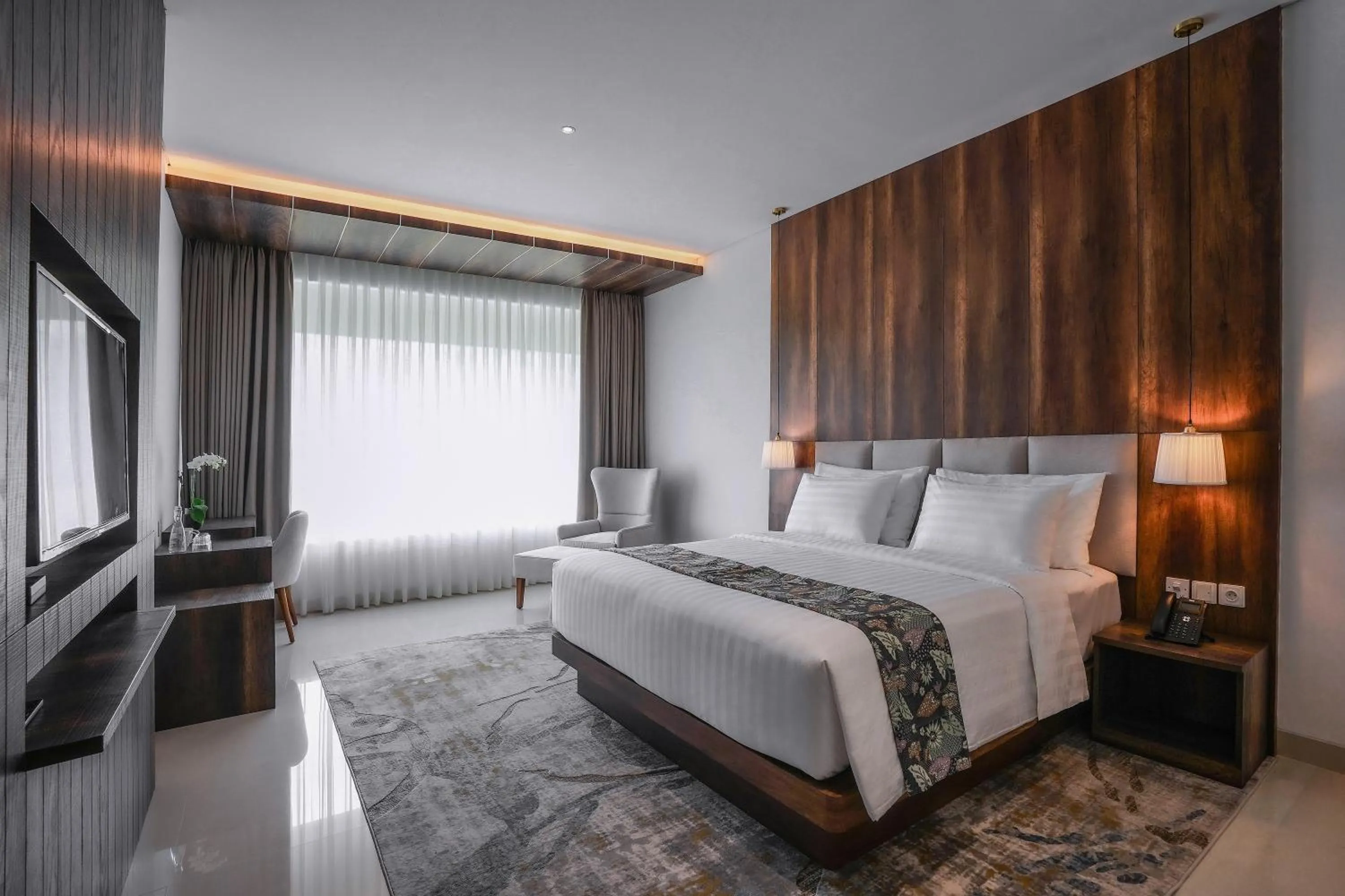 King Room with Mountain View in Forest Hills Hotel