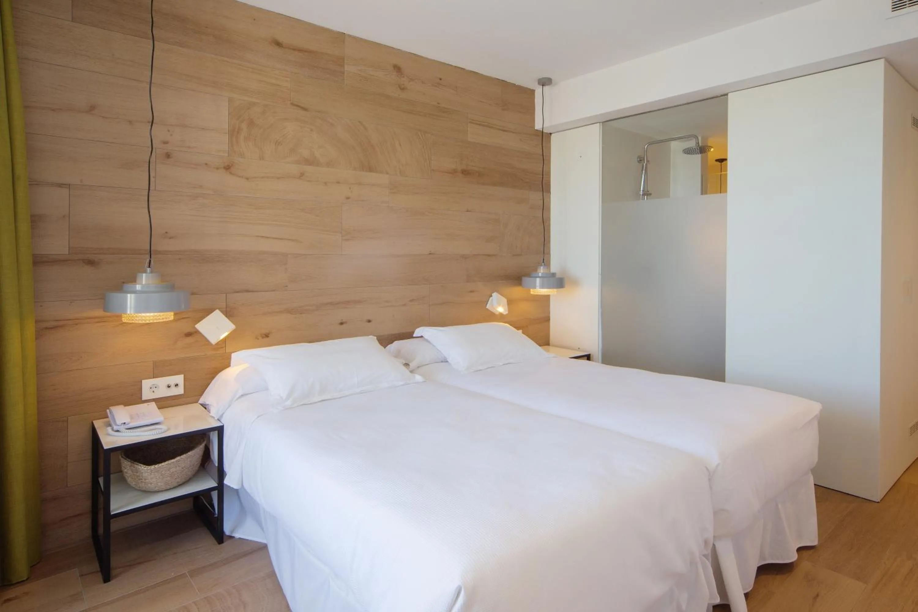 Twin Room Side Sea View with Balcony (2 Adults + 1 Child) in HM Gran Fiesta