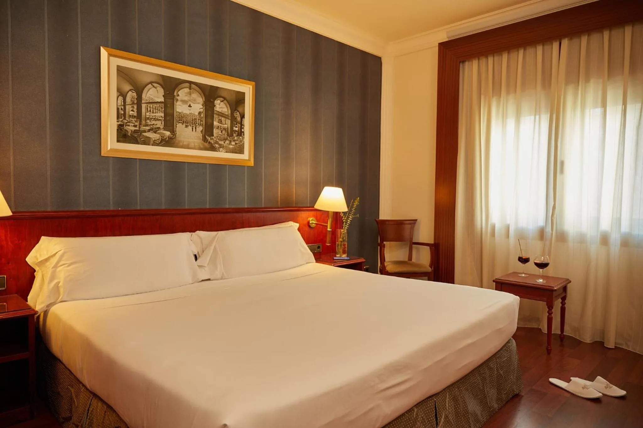 Family Room with Vew in El Avenida Palace