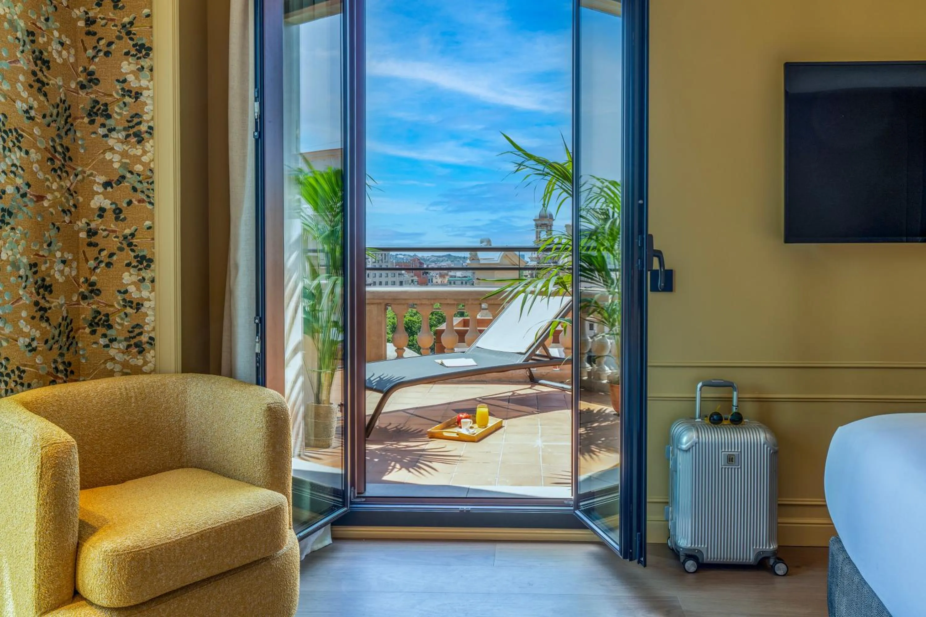 Avenida Terrace in El Avenida Palace