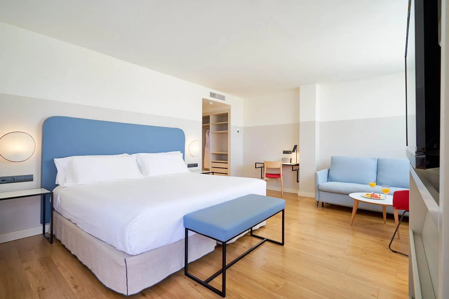 Junior Suite with Terrace with Hot Tub in Eurostars Málaga