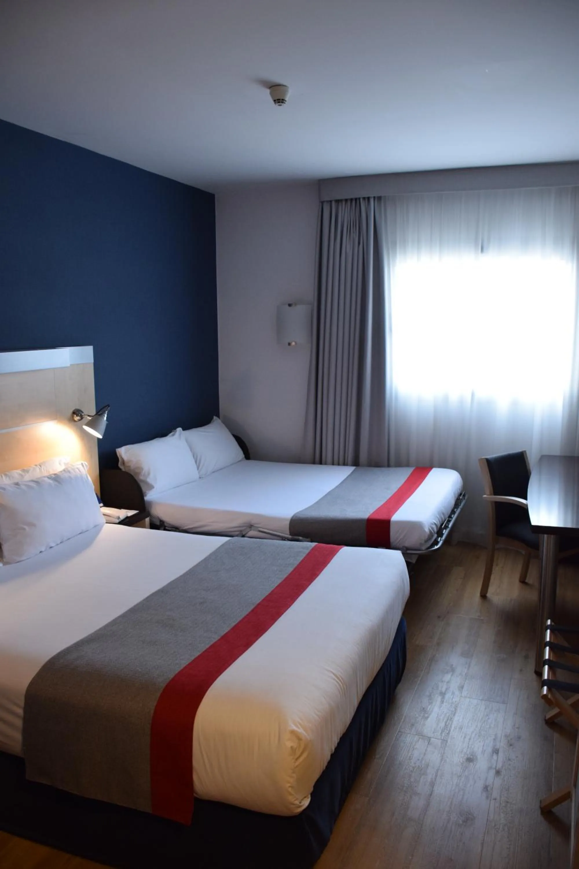 Standard Queen Room with Sofa Bed in Hotel Holiday Inn Express Madrid-Rivas by IHG