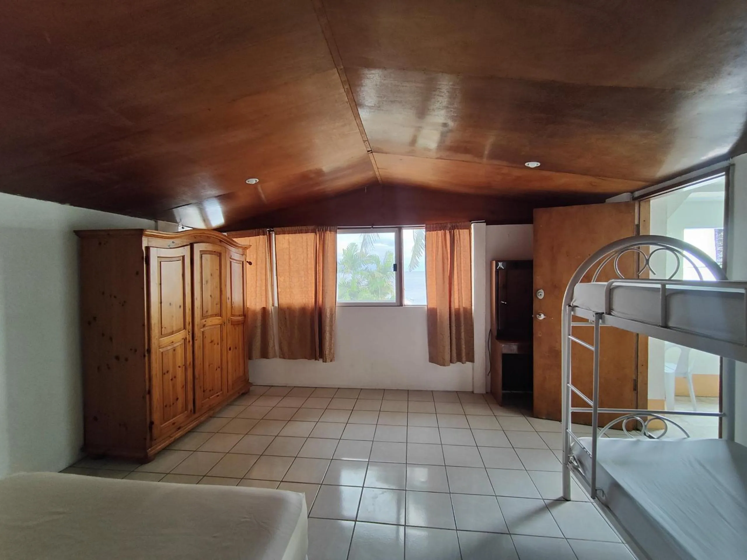 Deluxe Family Room in Ocean Bay Beach Resort