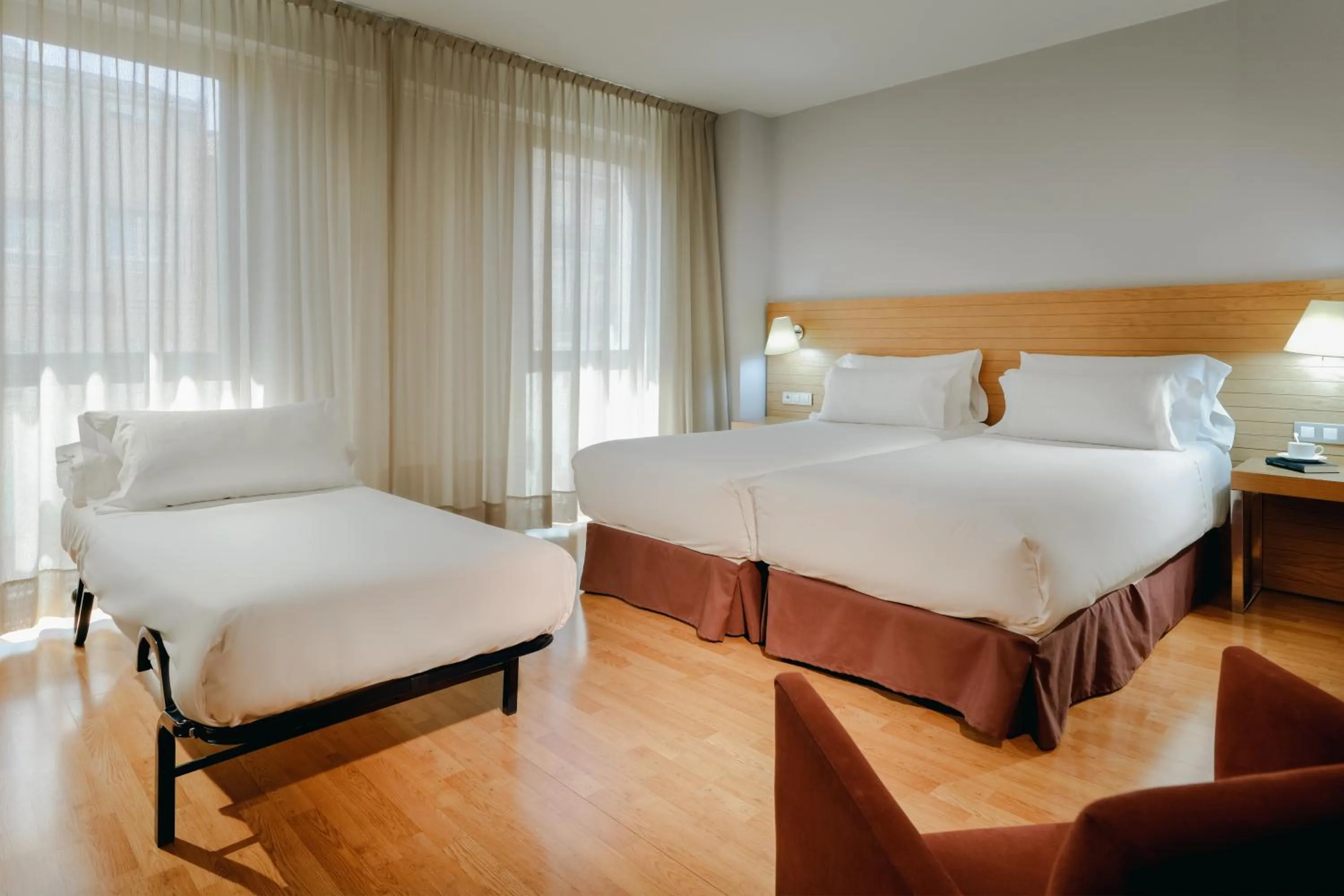 Triple Room in Hesperia Zaragoza Centro