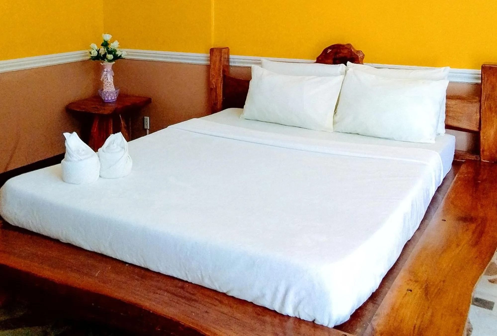 Standard Double Room in La Vista Pansol Resort Complex by RedDoorz