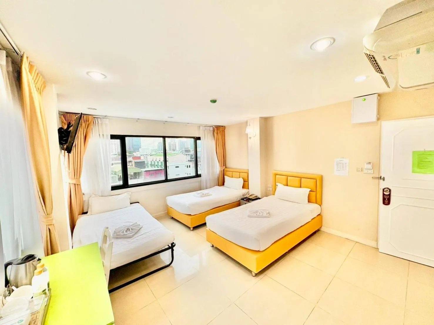 Deluxe Twin Room in ABCYQ Hotel