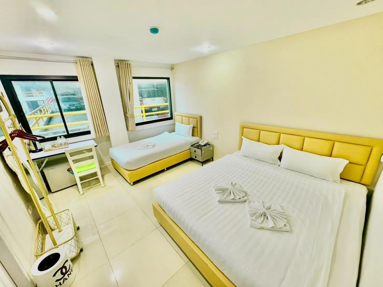 Standard Twin Room in ABCYQ Hotel