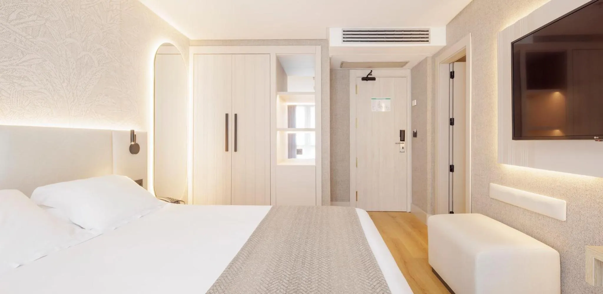 Double Superior Marriage with Terrace in Hotel Ilunion San Sebastián