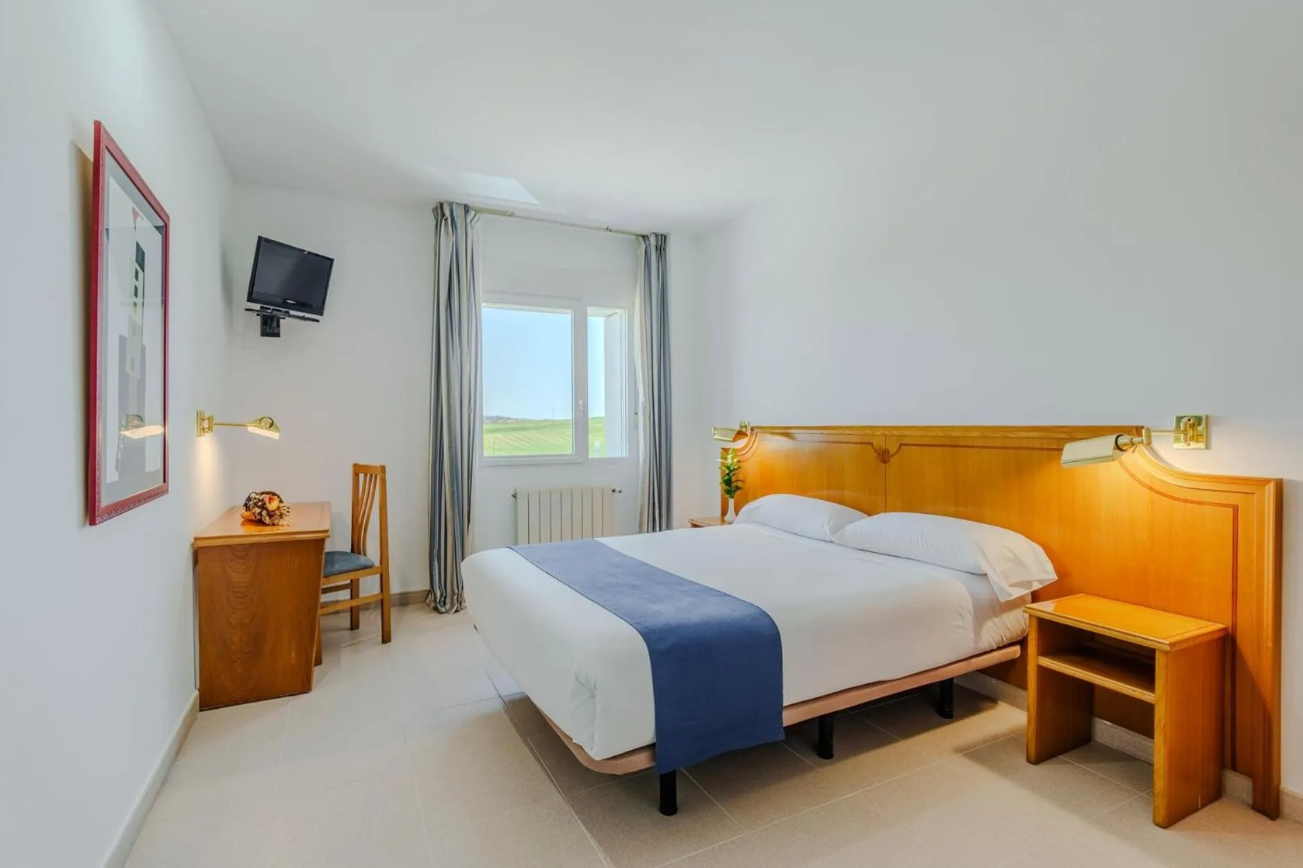 Double Room with Double bed in Hotel Rey Arturo Burgos