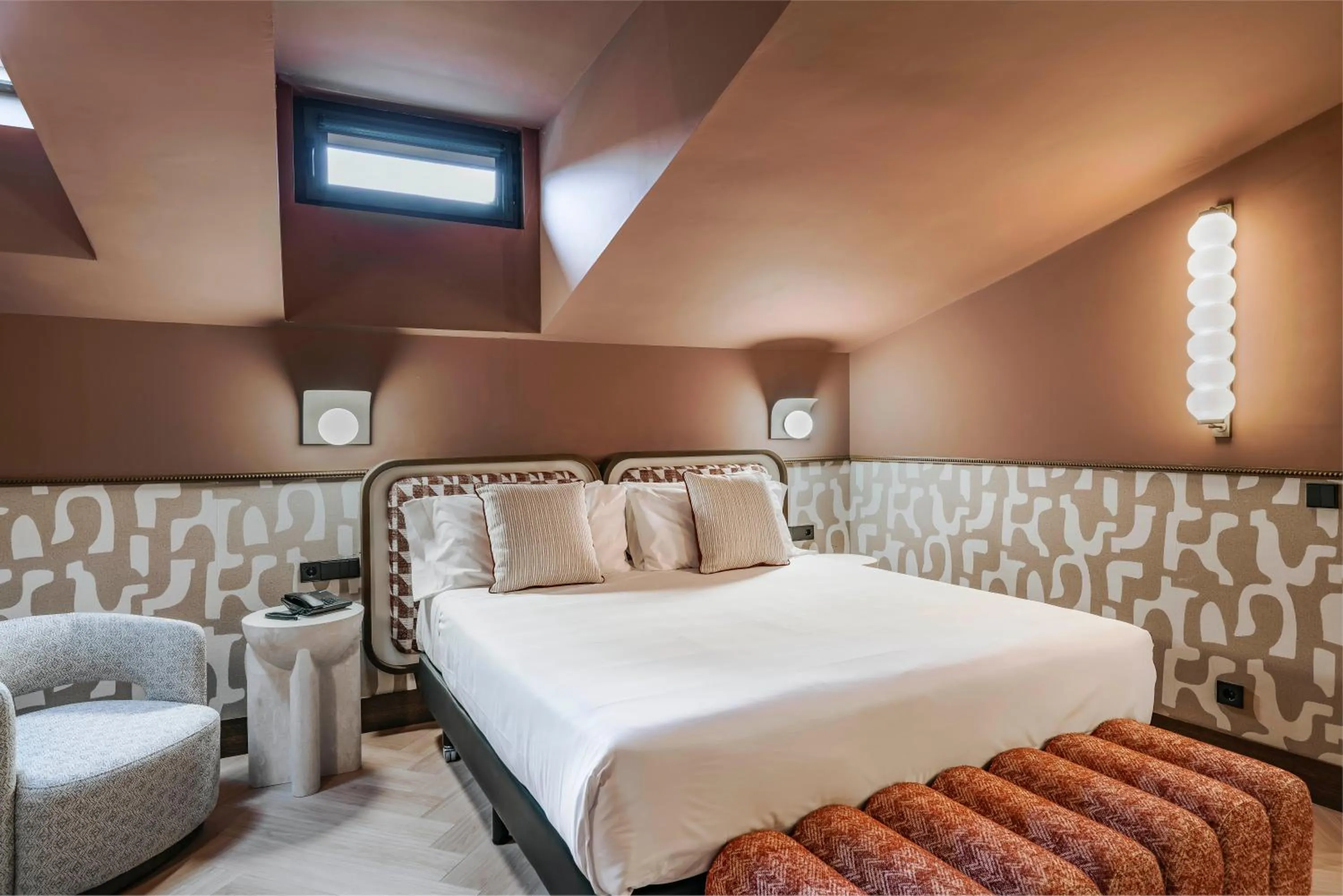 Vincci room with parking in Vincci Soho