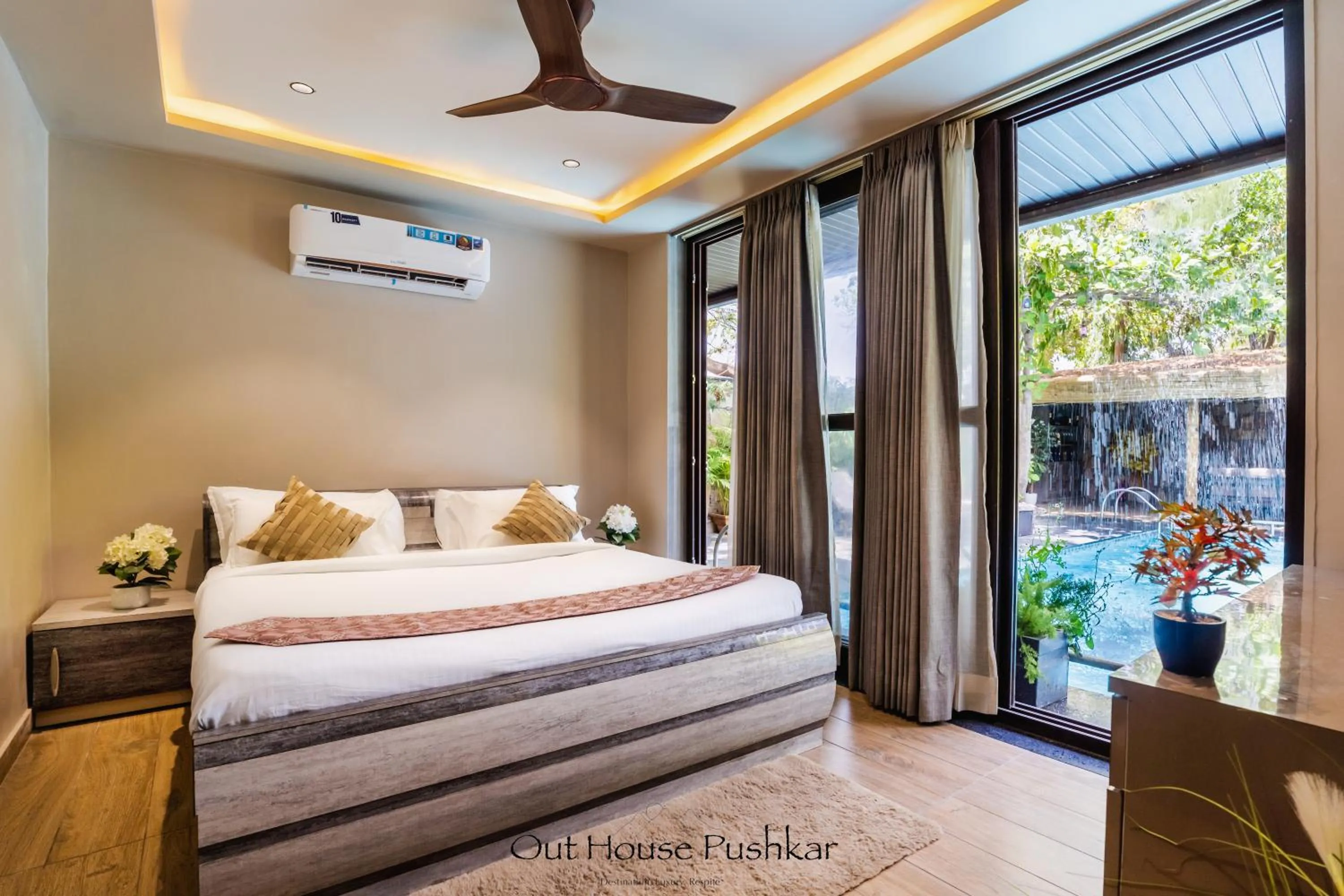 King Suite with Pool View in Out House Pushkar