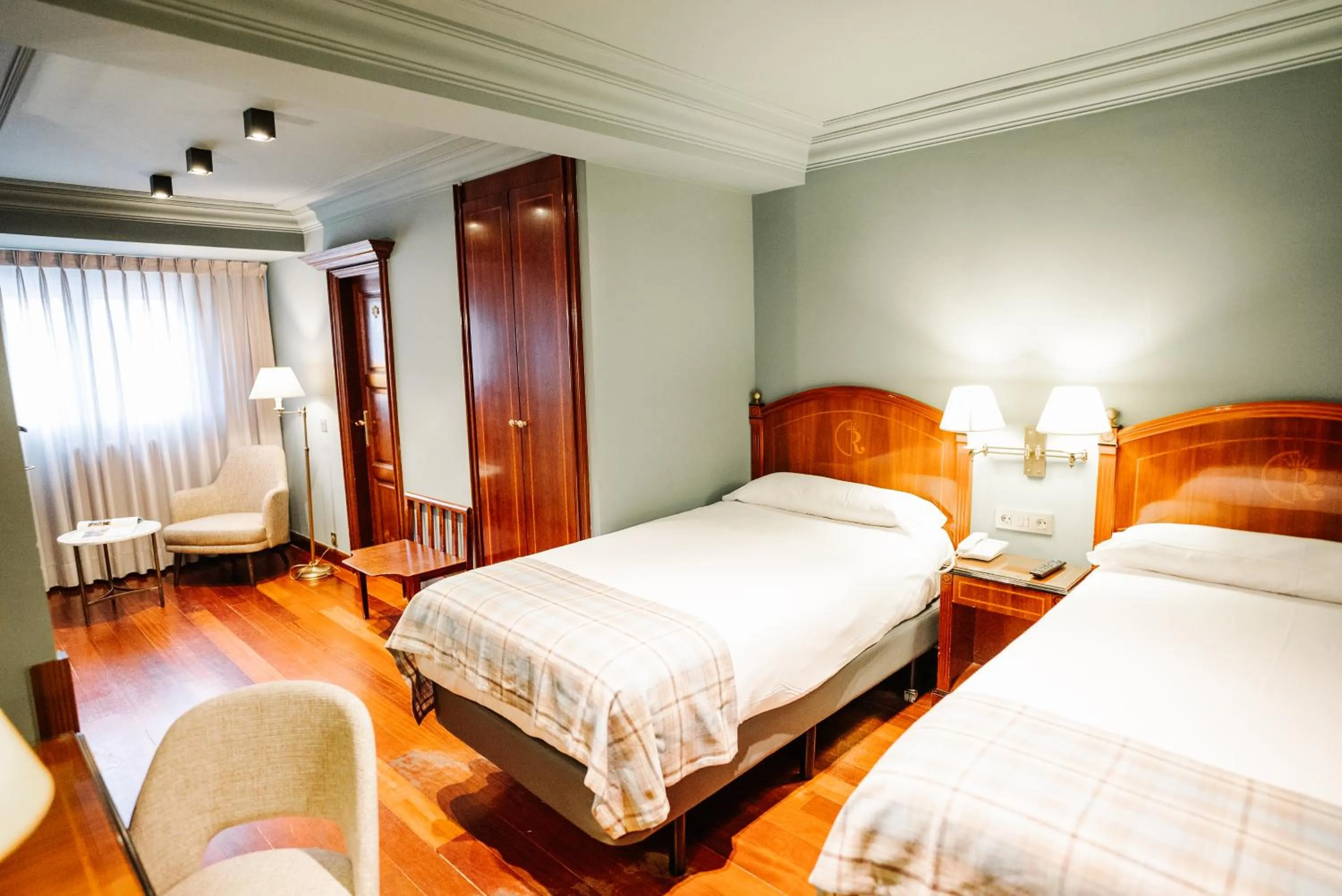 Standard Twin Room in RICE Reyes Católicos