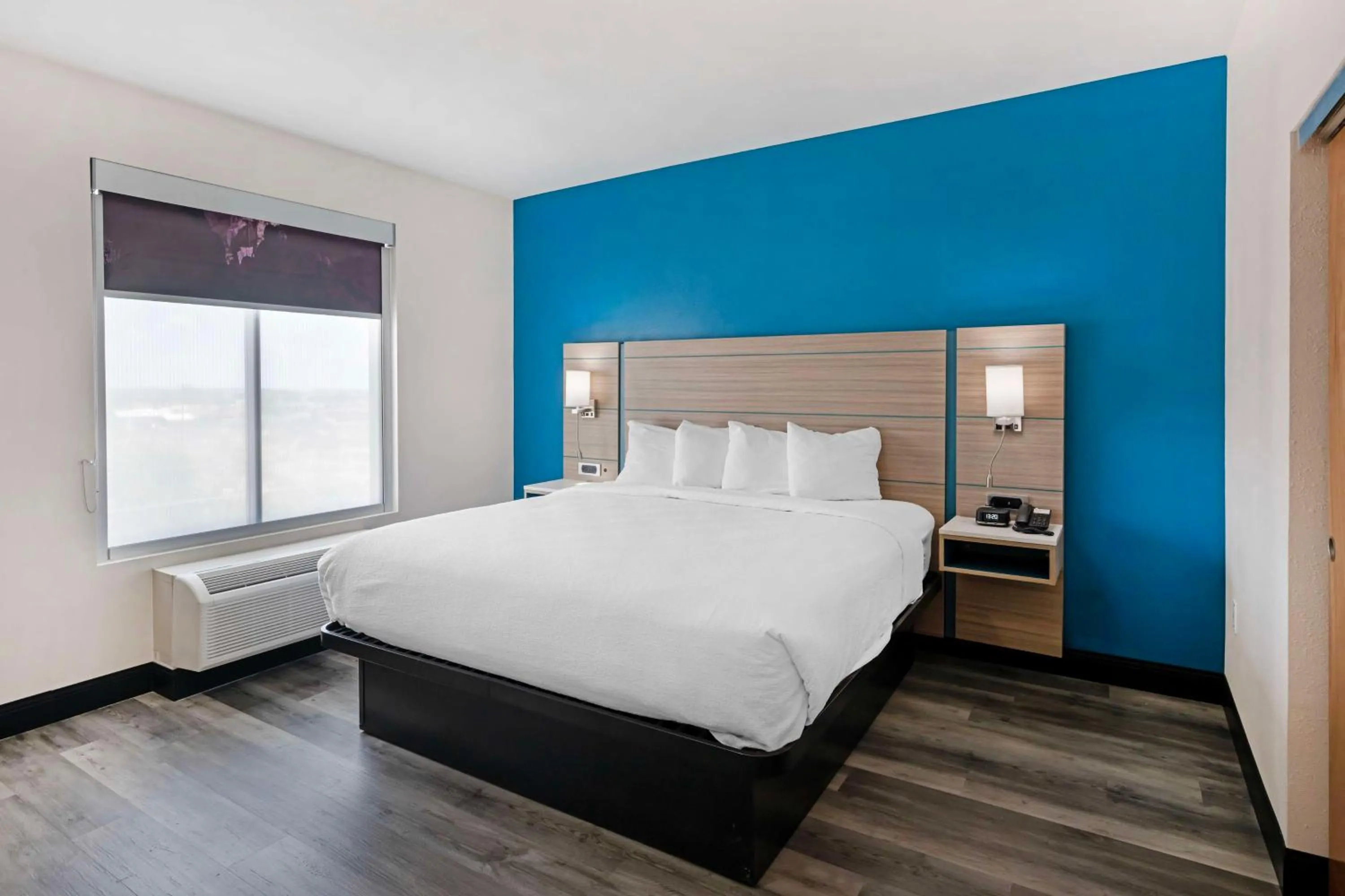 King Suite with Sofa Bed - Non-Smoking in Best Western Plus Executive Residency Carlsbad Hotel