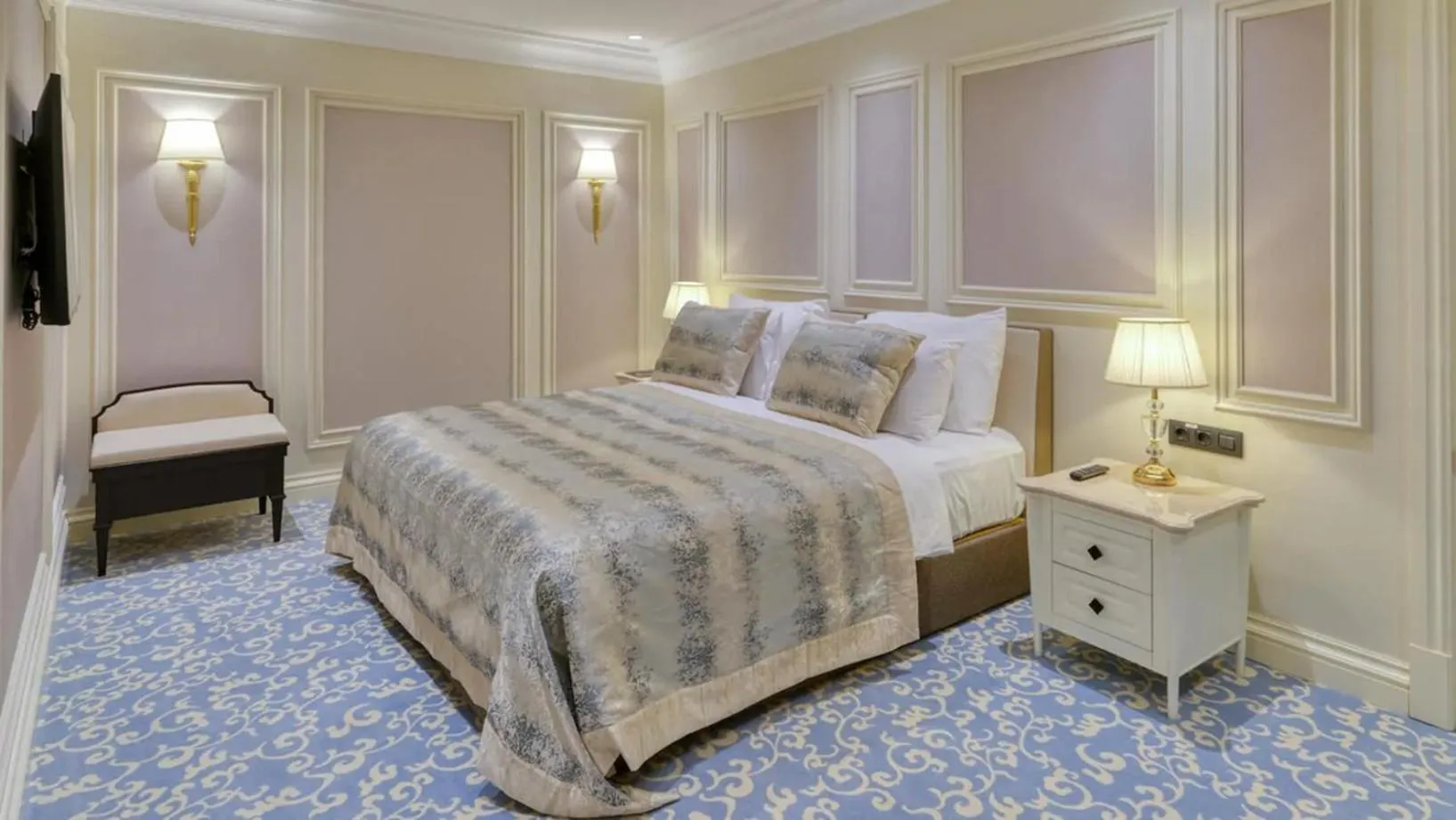 Eco Double Room WITHOUT WINDOW in Dekalb Hotel