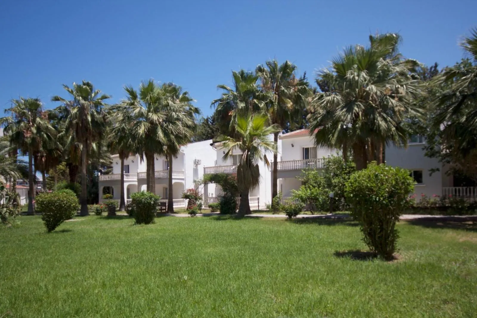 Deluxe Bungalow with Garden View in Mountain View Hotel