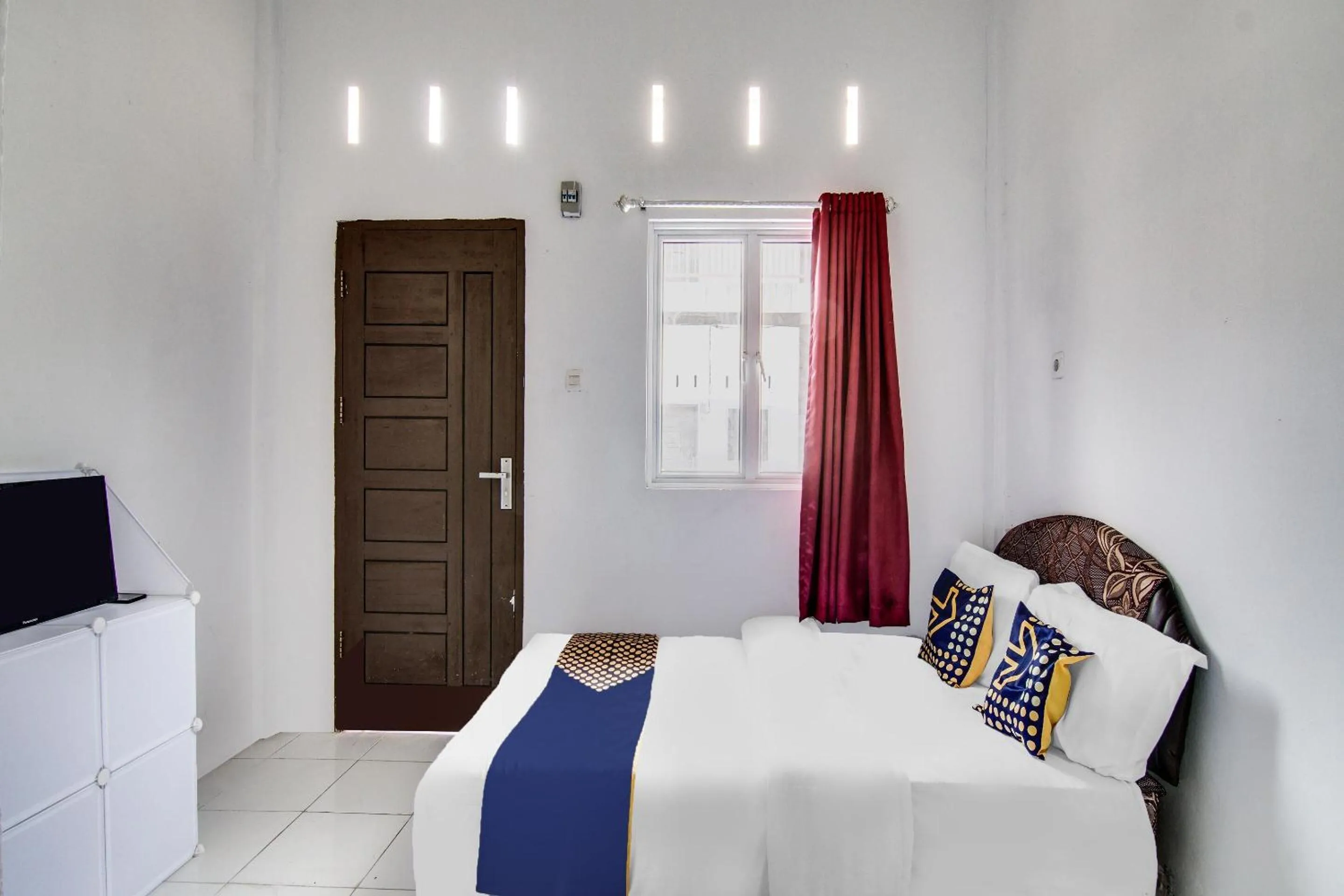 Budget Double Room in Hotel O Raja Homestay Syariah