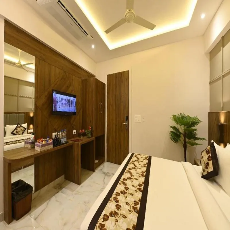 Deluxe Double or Twin Room - single occupancy in Hotel Avalon Palms Agra