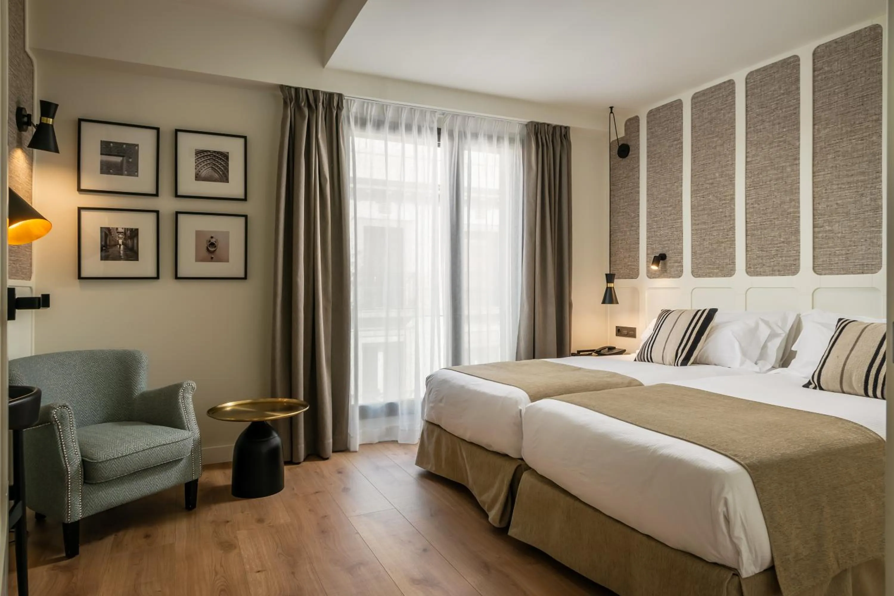 Twin Room in Hotel Barcelona Catedral 4 Sup