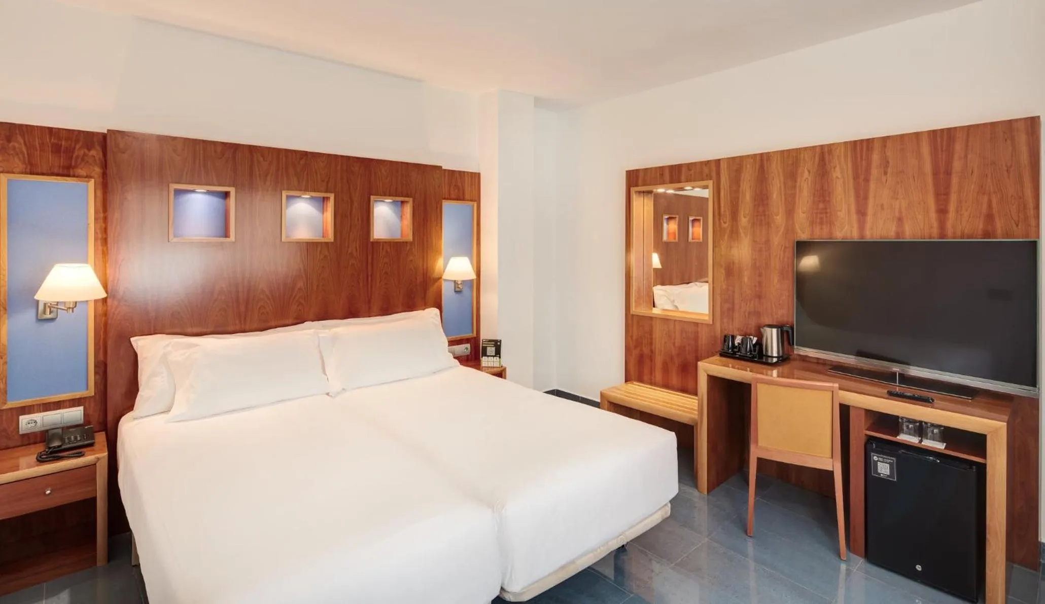 Classic Twin Room in Sercotel Kalma Sitges