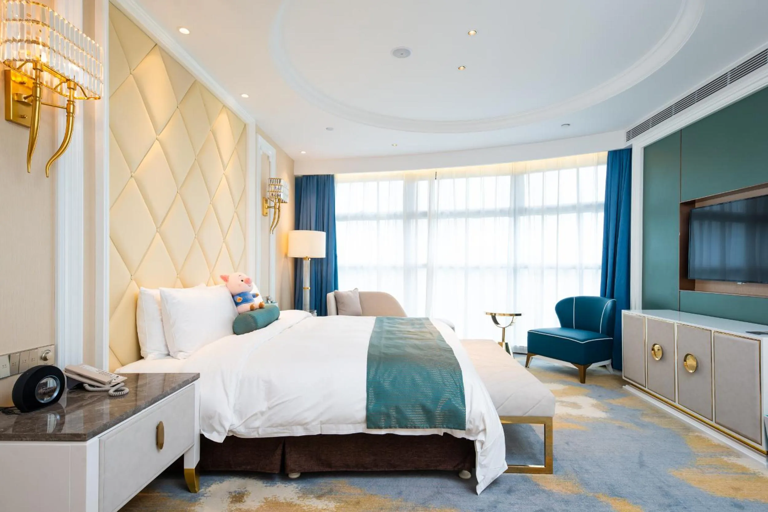 Executive Suite in Wuhu Suning Universal Hotel