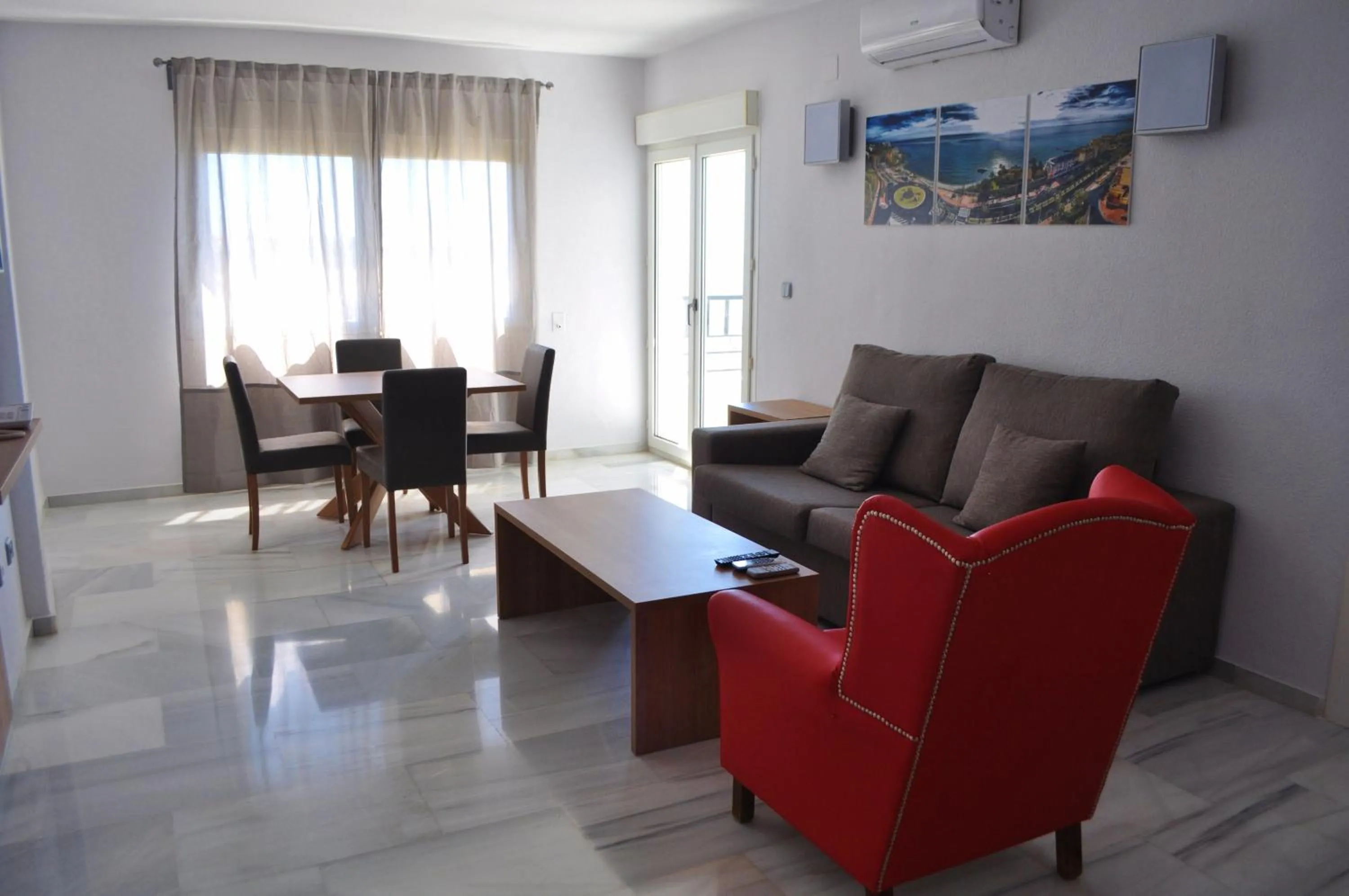 Two-Bedroom Apartment with Sea View in First Flatotel International