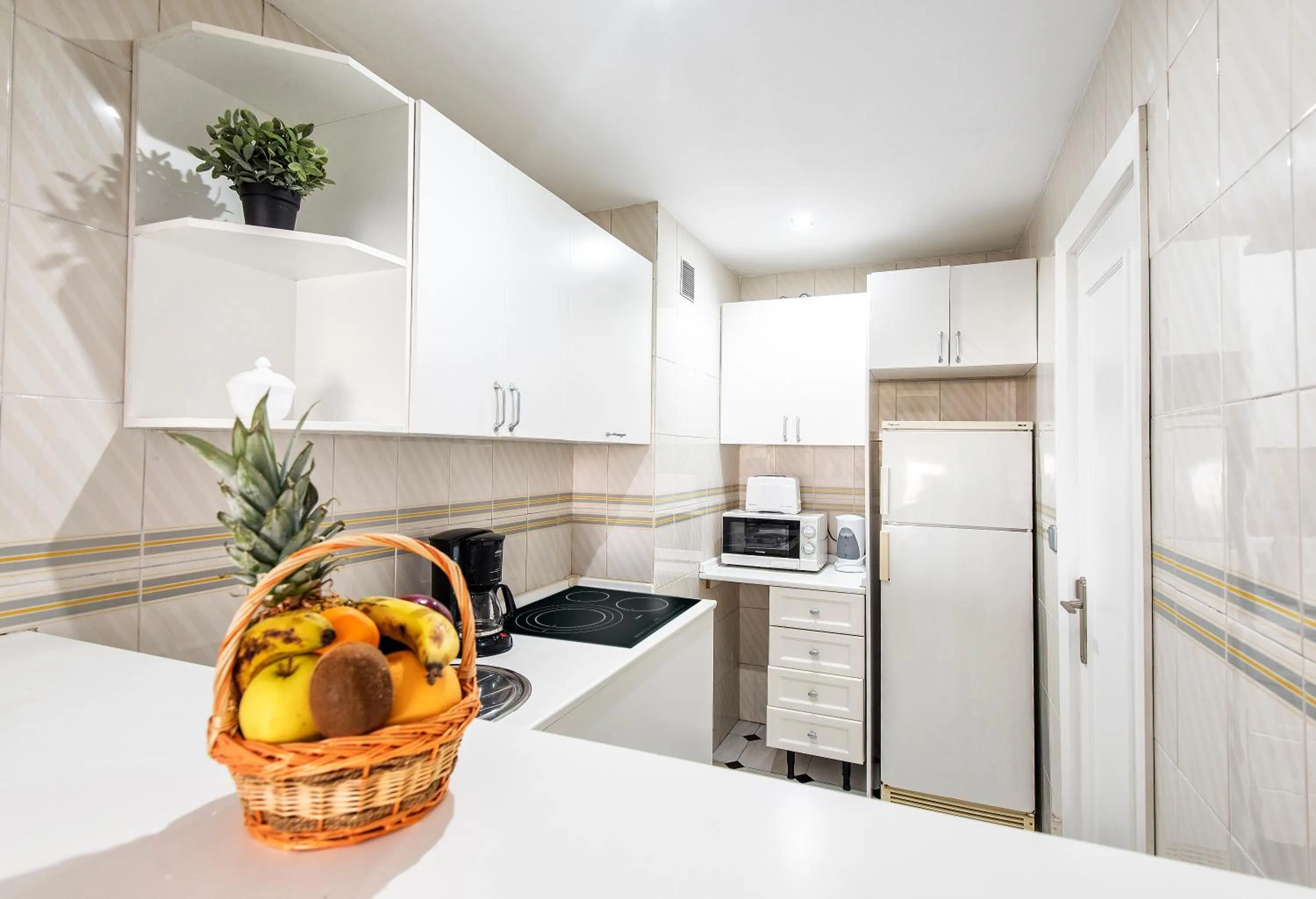 Three-Bedroom Apartment with Sea View in First Flatotel International