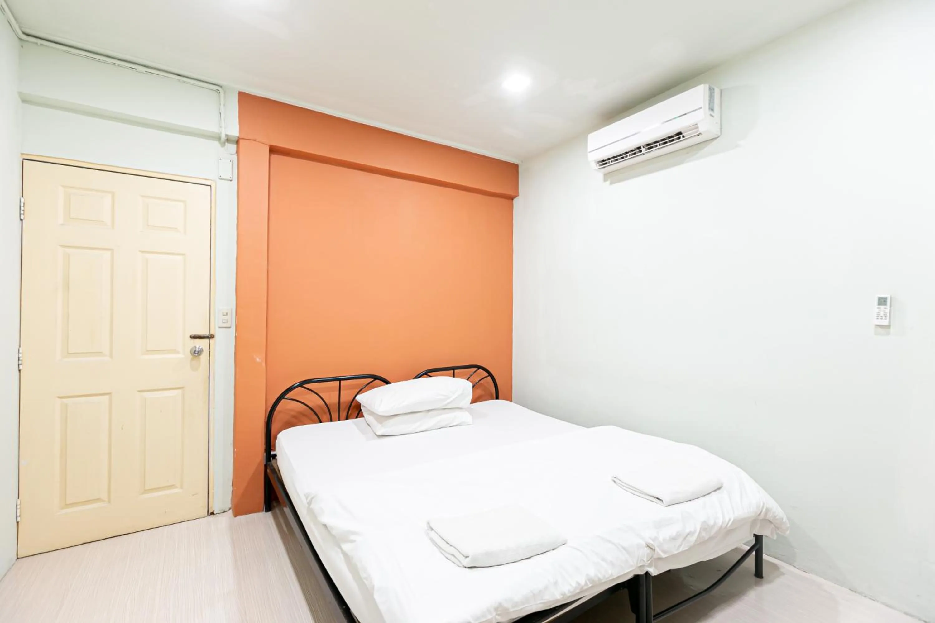 Standard Double Room in Freesia Saladaeng Silom Apartments
