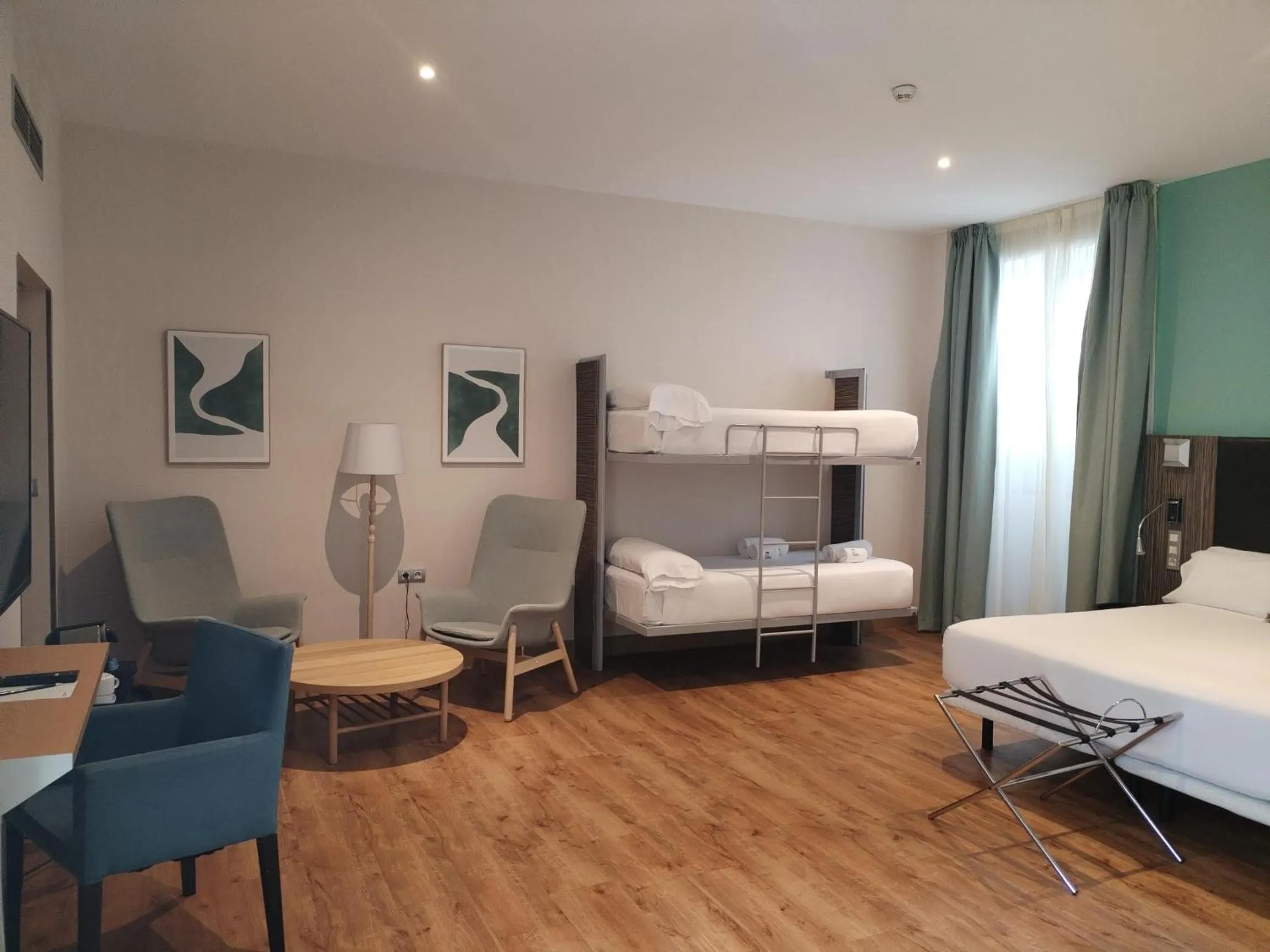 Superior Quadruple Room in Petit Palace Santa Cruz