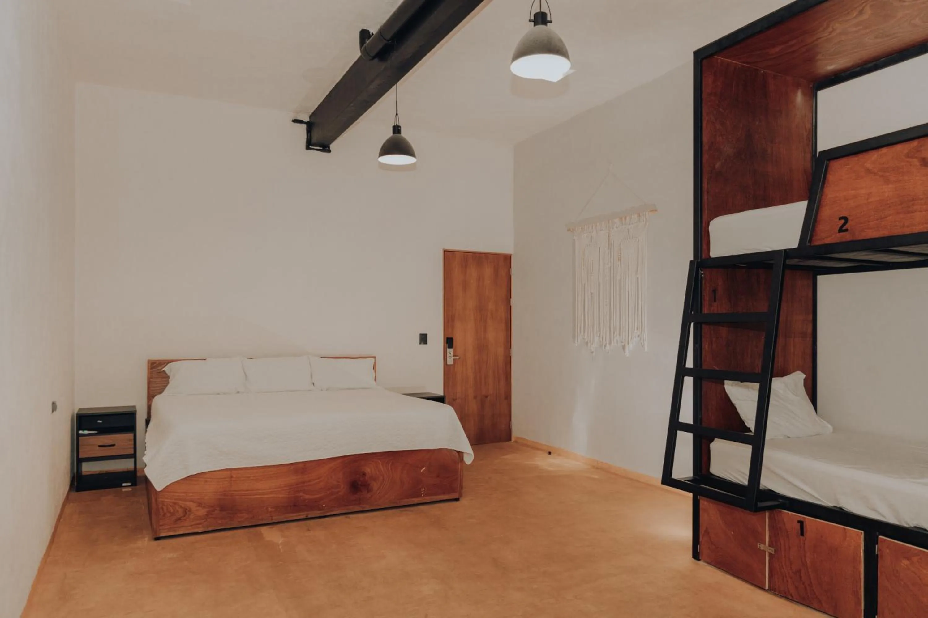 Deluxe Family Room in Caleta Hostel Rooftop & Pool