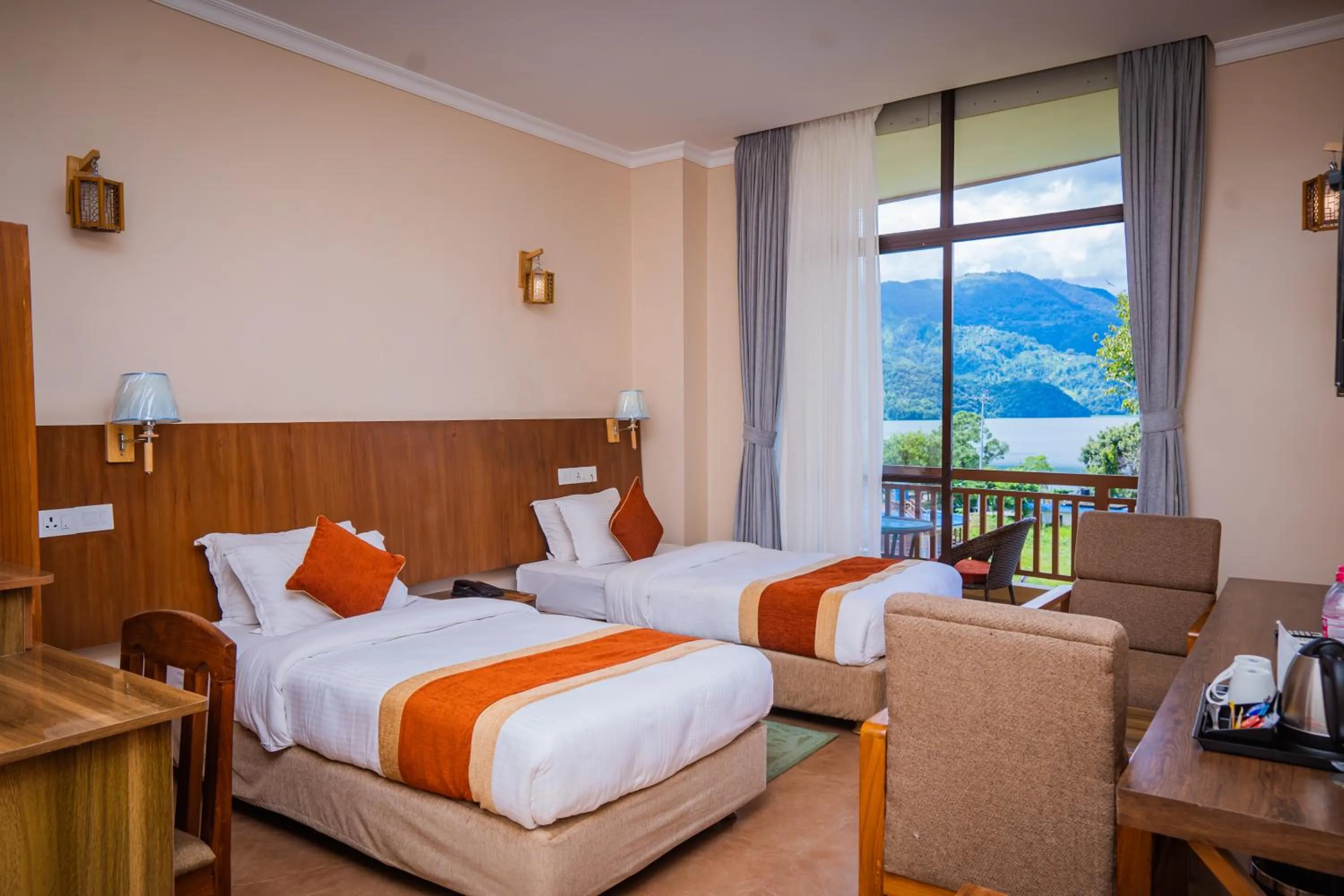 Deluxe Double or Twin Room with Lake View - single occupancy in Hotel Fewa Camp