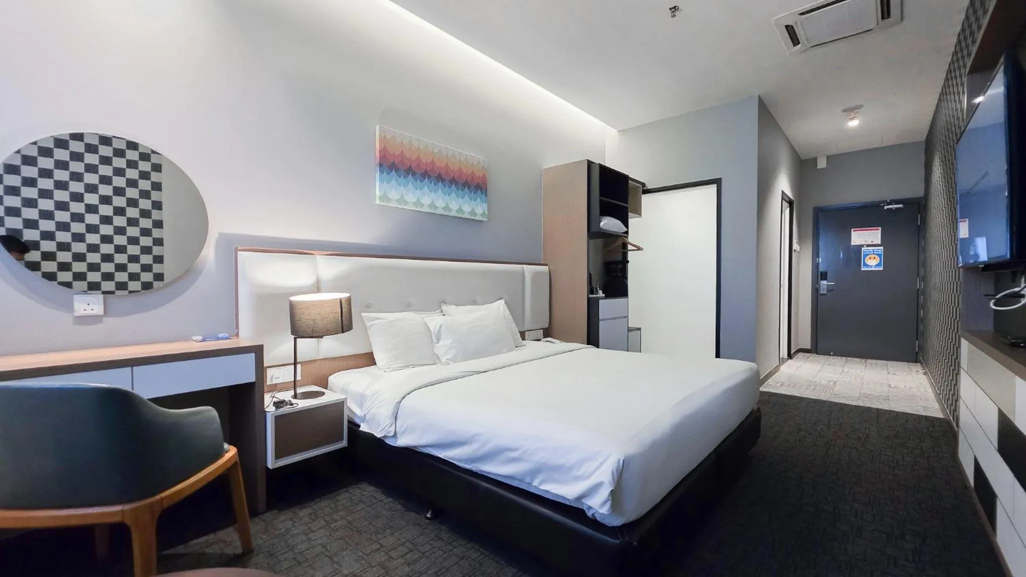 Standard King Room in Fives Hotel DNP